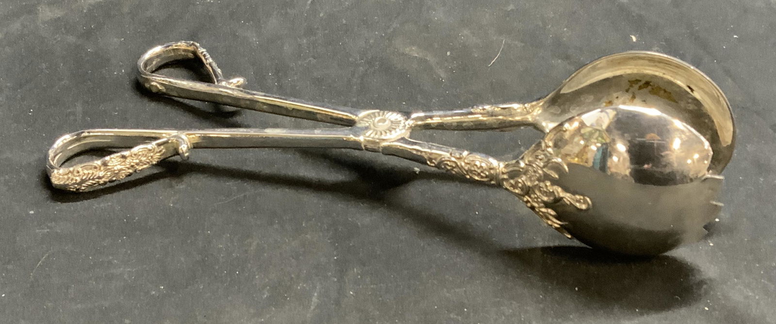 Silver Tone Salad Tongs (1 of 6)