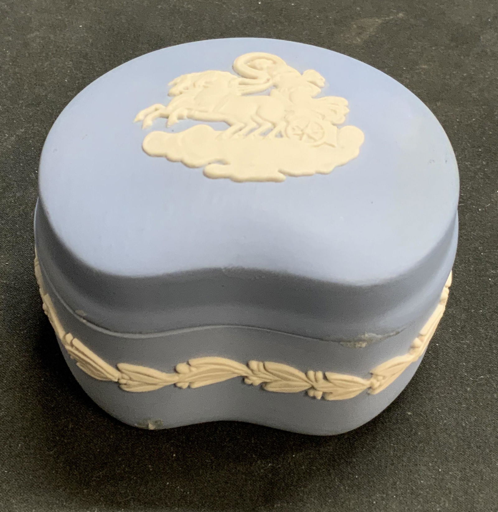 WEDGWOOD Light Blue Jasperware Trinket Box (1 of 7)