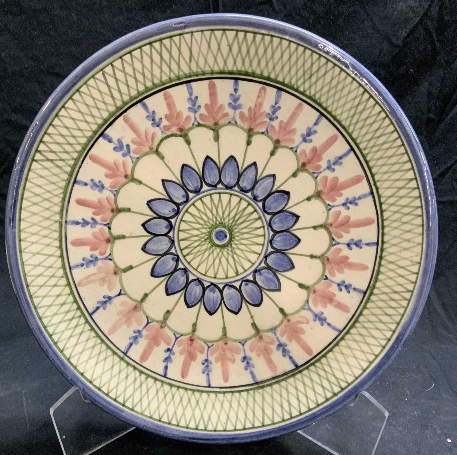 Vintage Ceramic Display Plate w Floral Motif (1 of 6)
