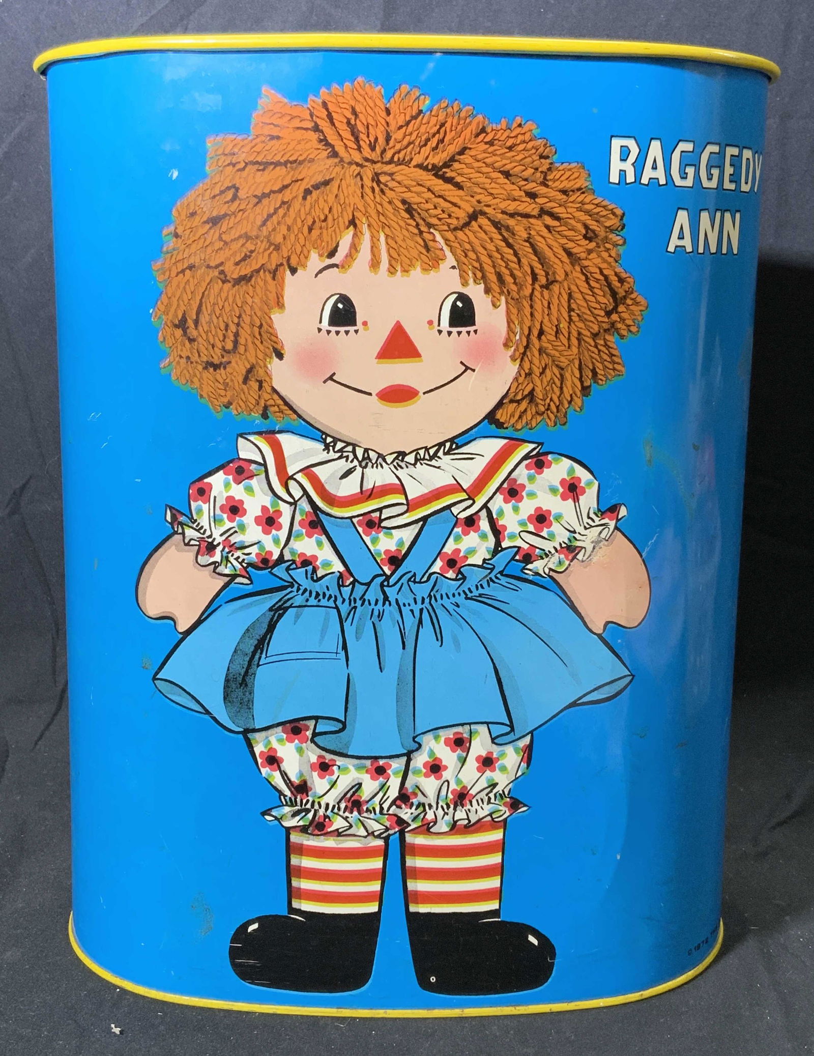 Vtg 1970s RAGGEDY ANN & ANDY Metal Receptacle (1 of 5)