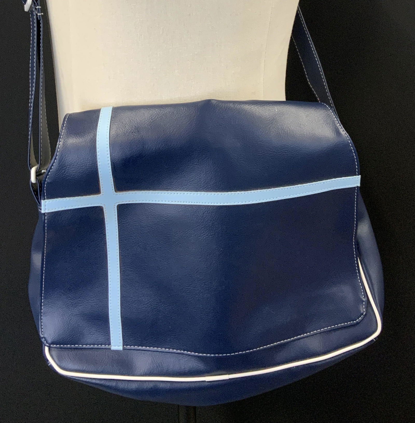 Paul Frank NWT Messenger Bag (1 of 8)