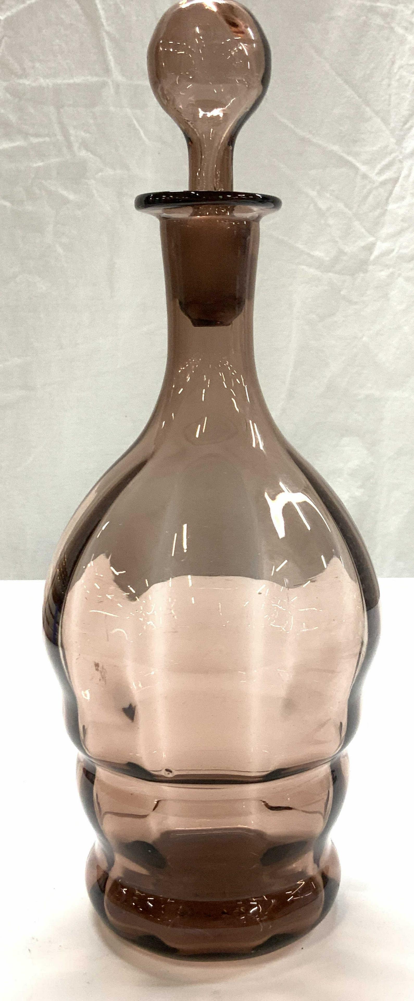 Amethyst Glass Decanter w Stopper (1 of 6)