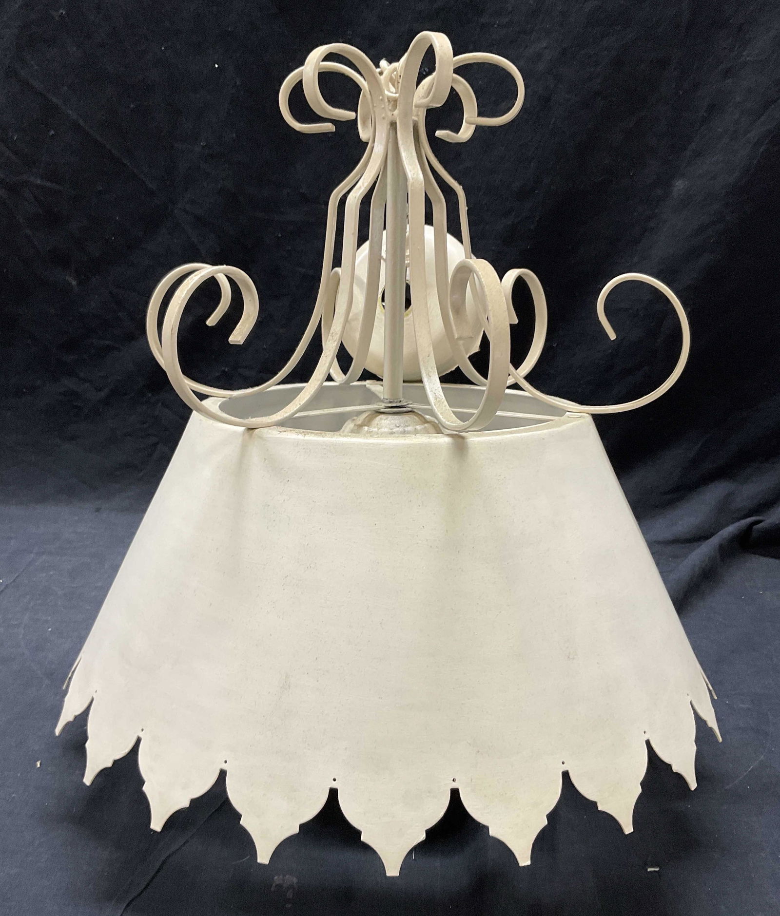 Single Bulb Ceiling Light Fixture (1 of 7)