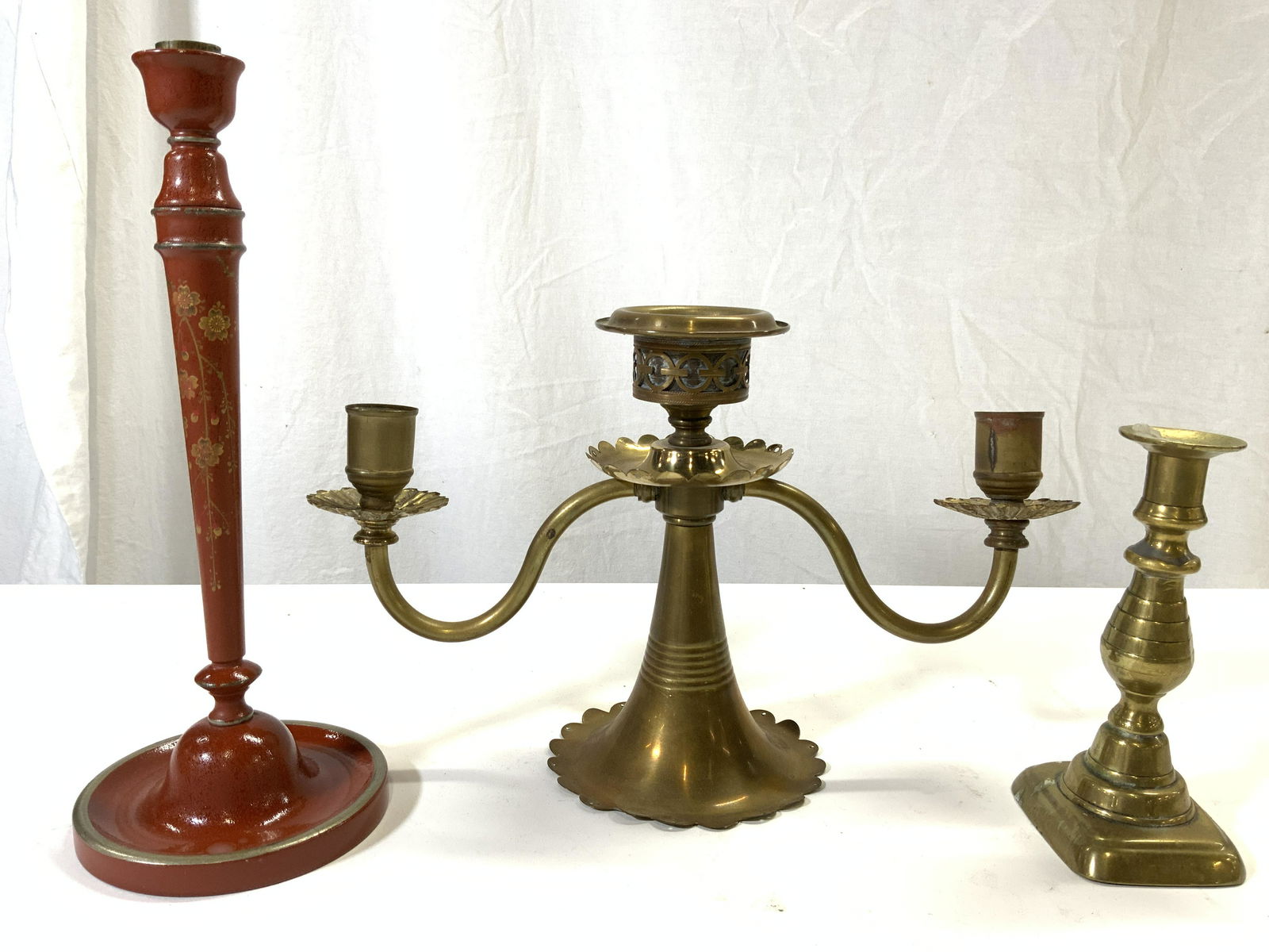 Lot 3 Assorted Candlesticks & Candelabra (1 of 6)