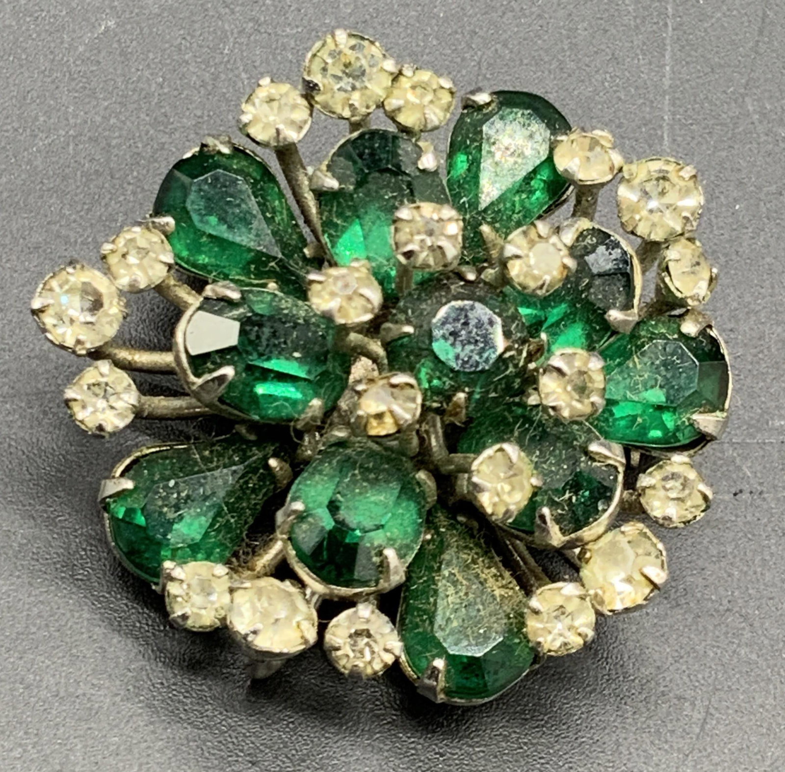 CHRISTIAN DIOR BY KRAMER Green Crystal Brooch (1 of 8)