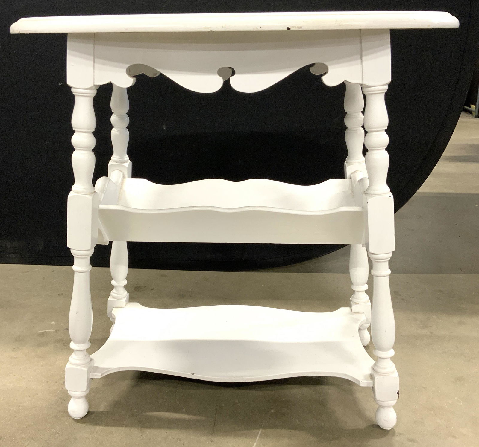 Vintage Wooden Oval Top Side Table White (1 of 7)