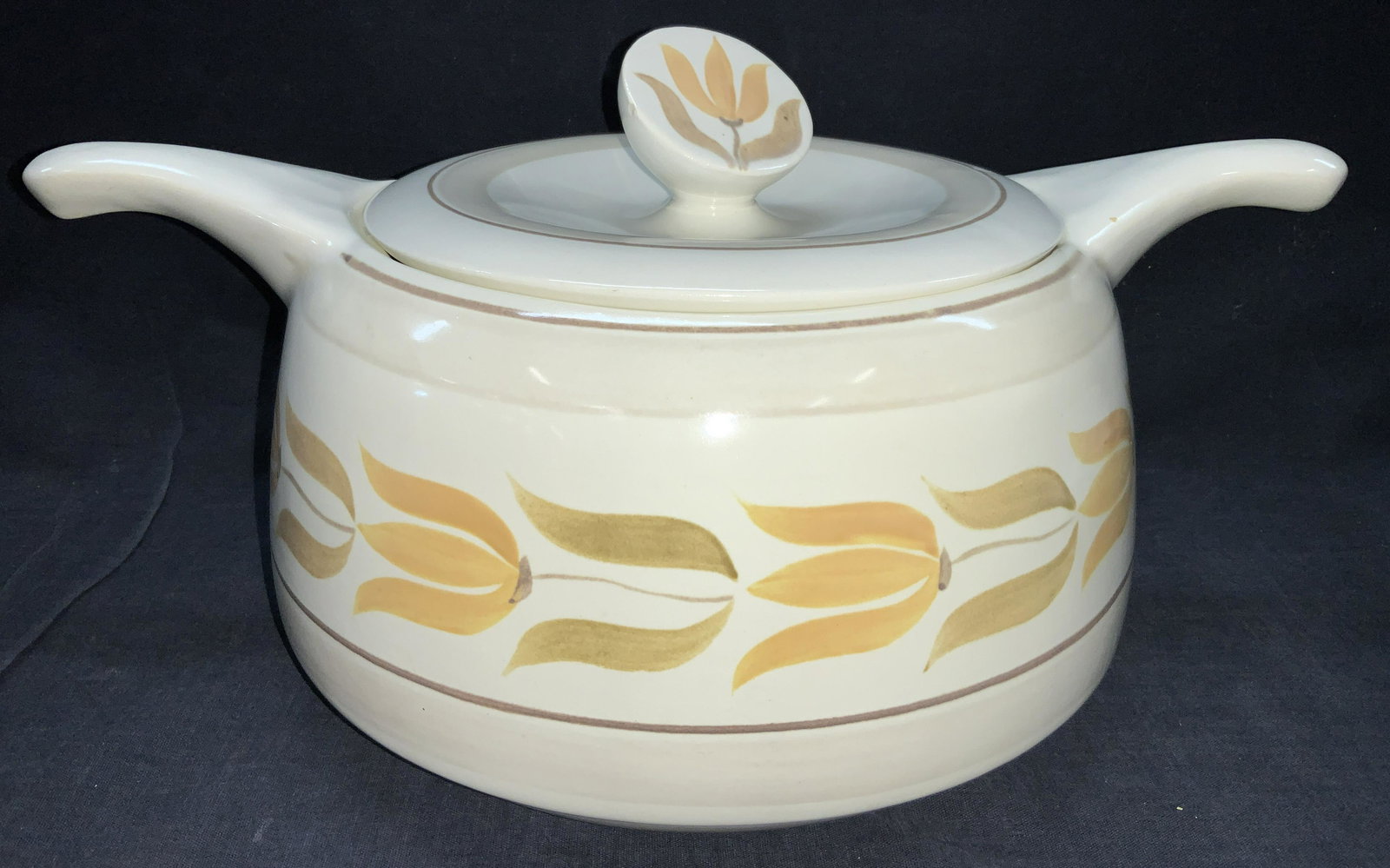 Vintage Red Wing Ceramic Cooking Pot (1 of 7)