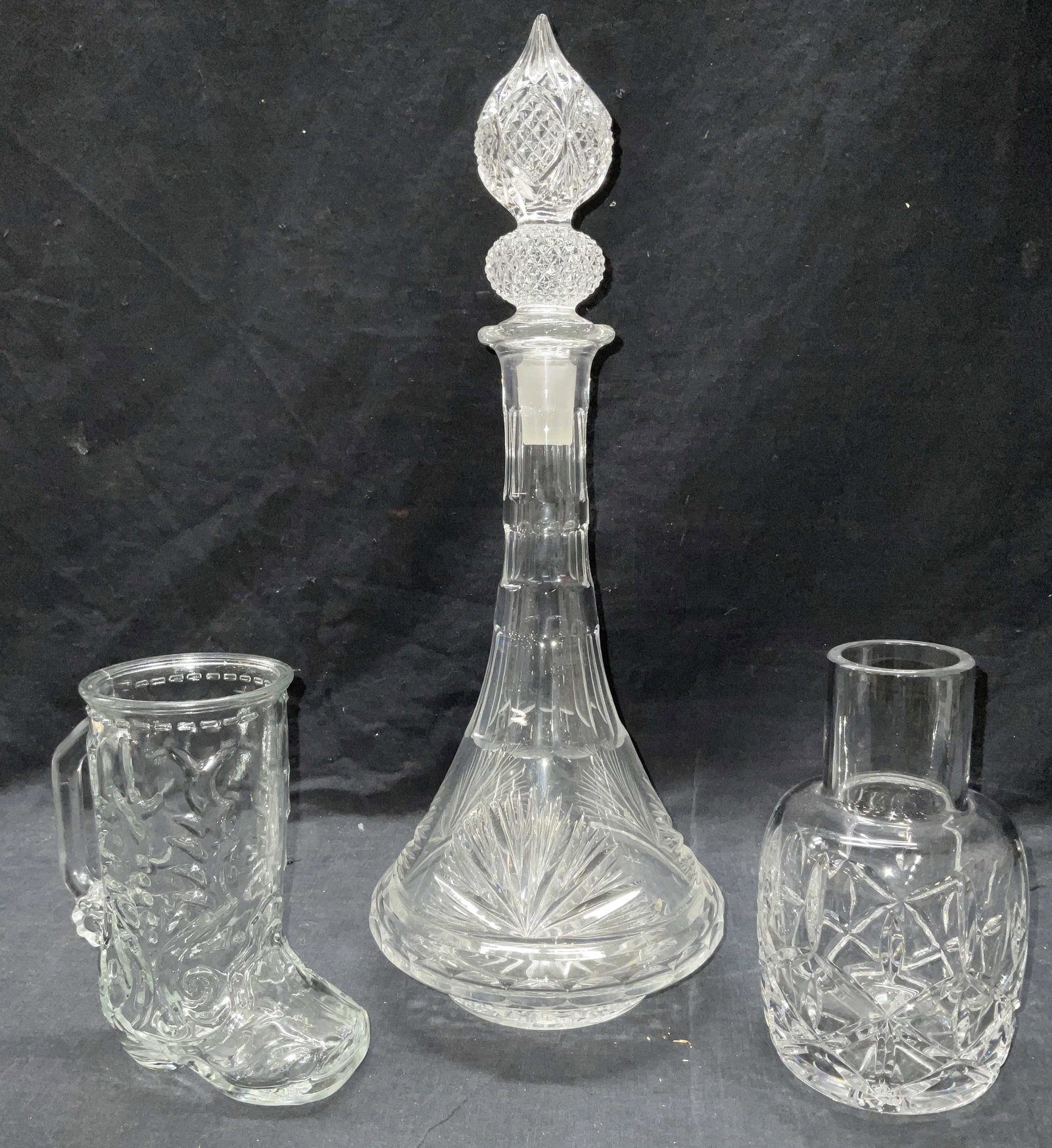 Lot 3 Tabletop Glass Wares, Decanter (1 of 7)