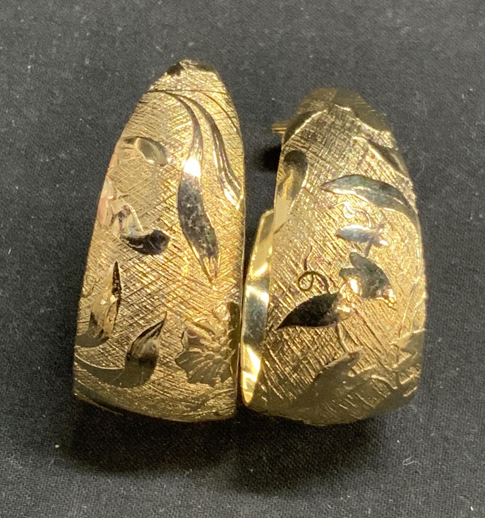 Sarah 2024 cov earrings