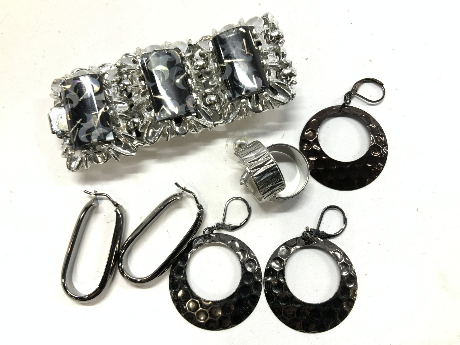 Lot 8 Fashion Hoop Earrings, Chunky Bracelet (1 of 6)