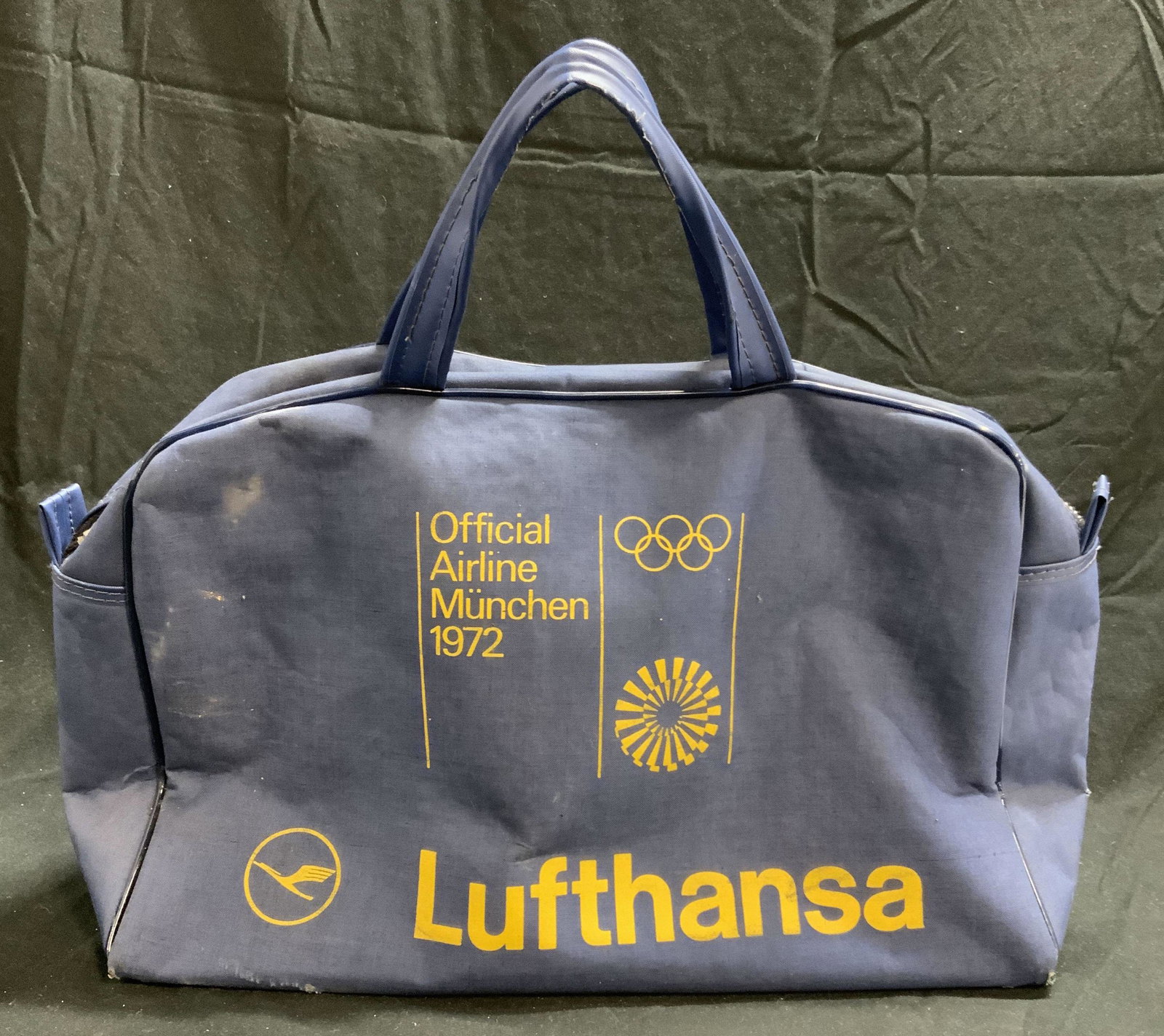 LUFTHANSA Vintage Airline Travel Bag (1 of 7)