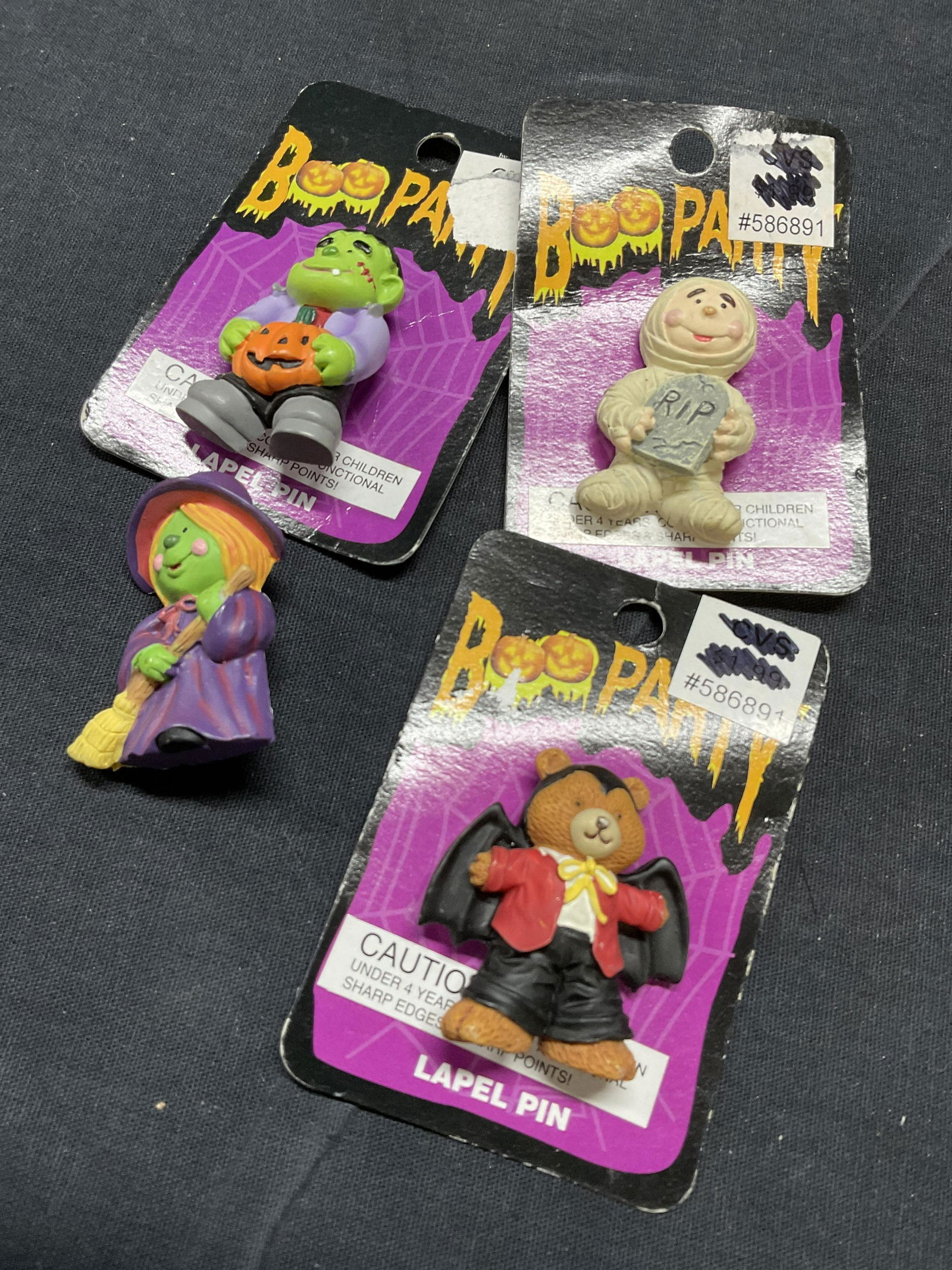 Lot 4 Vintage Halloween Resin Pins , NWT (1 of 6)