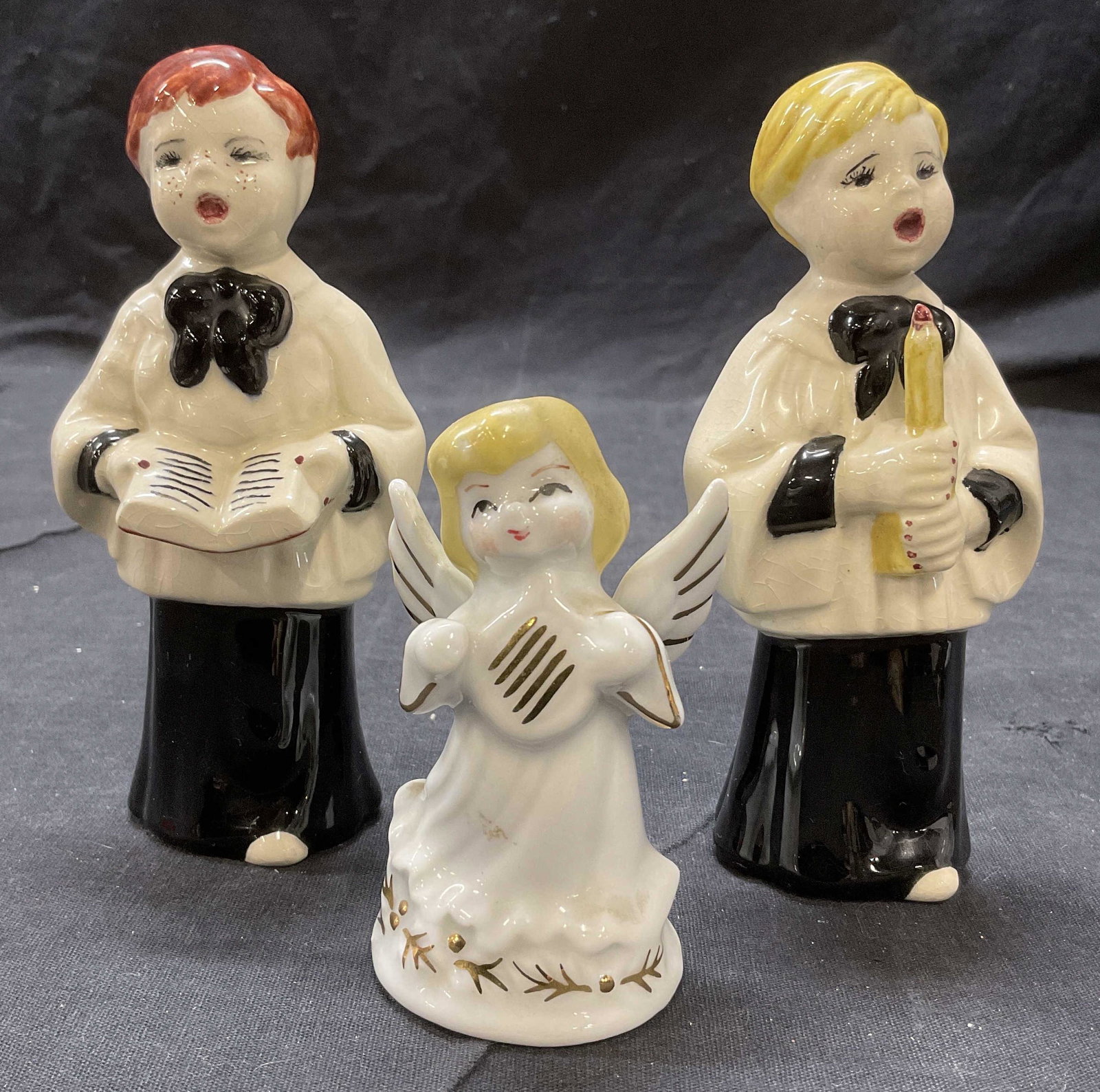 Lot 3 Ceramic Choir Figurines & Angel (1 of 8)