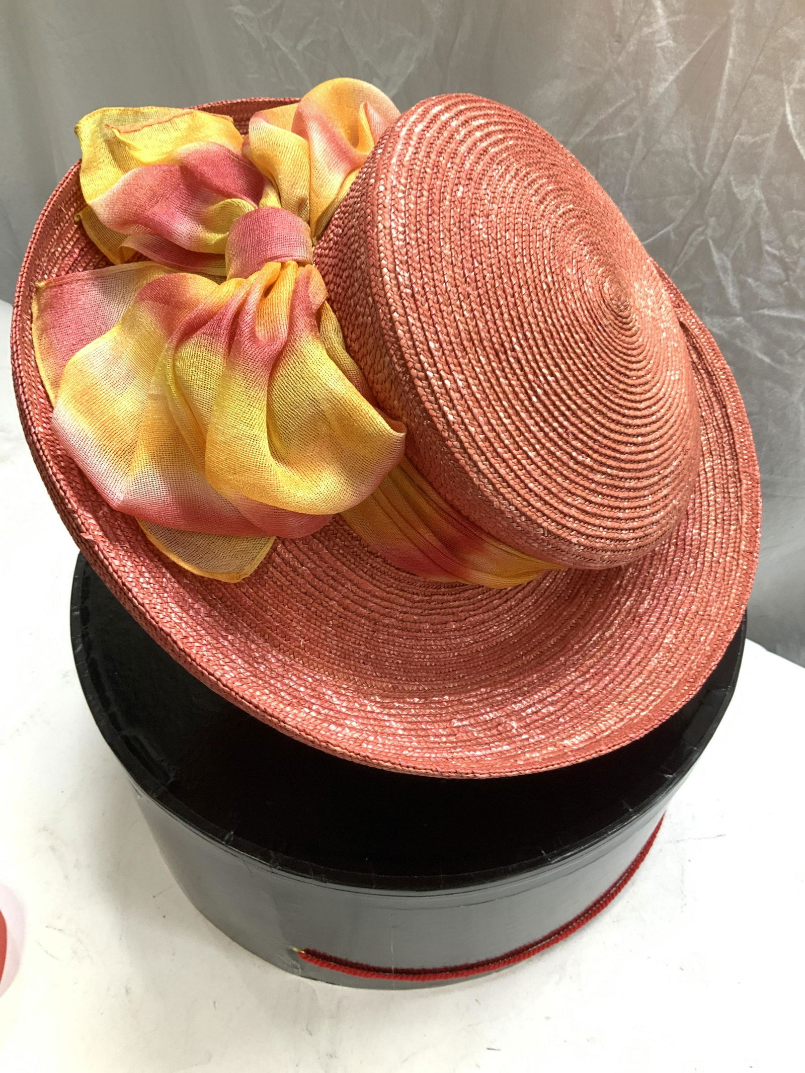 ERIC JAVITS Coral Wide Brim Straw Hat w Hat Box (1 of 9)
