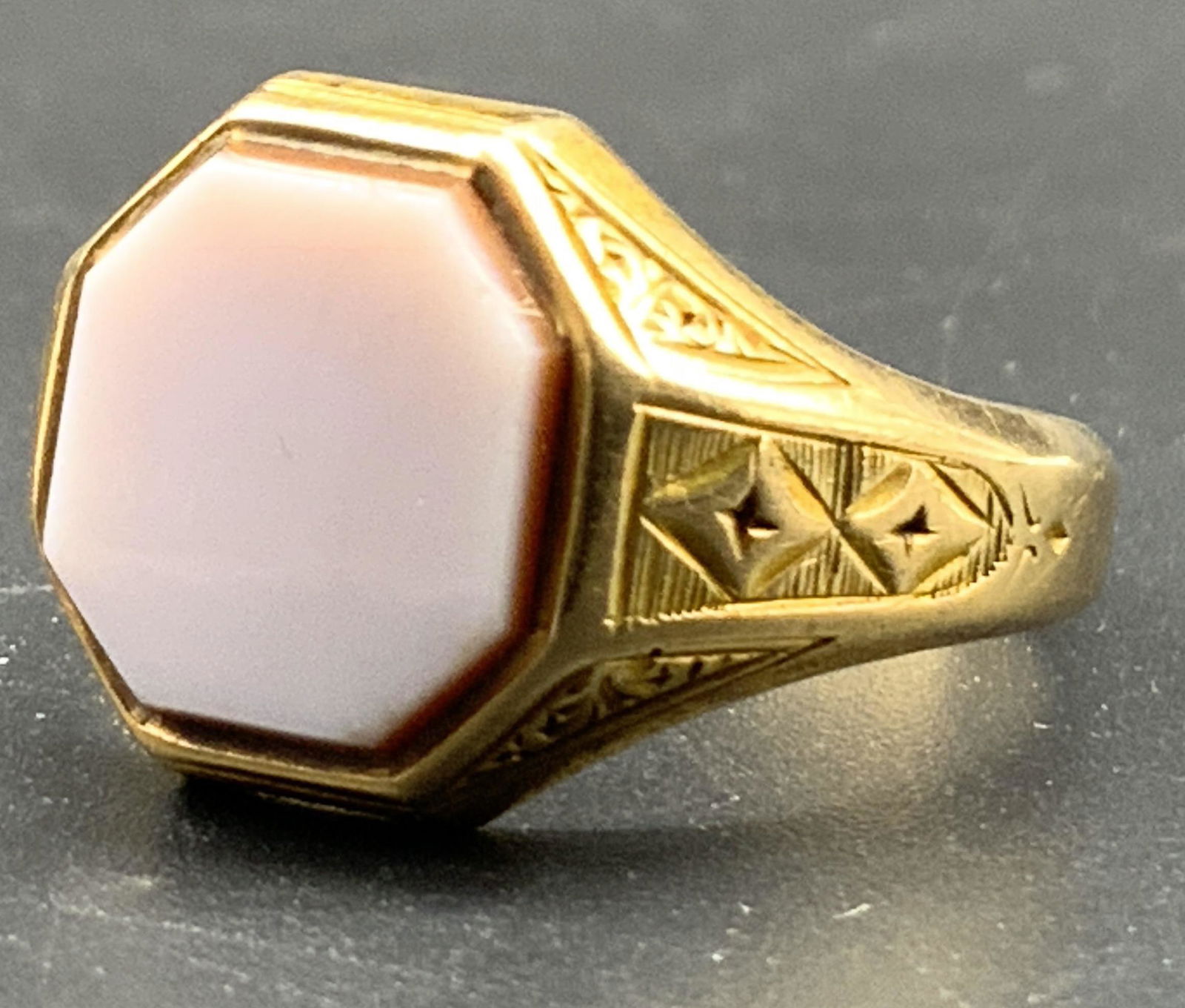 Vtg 15K GOLD Octagonal Carnelian Solitaire Ring (1 of 13)
