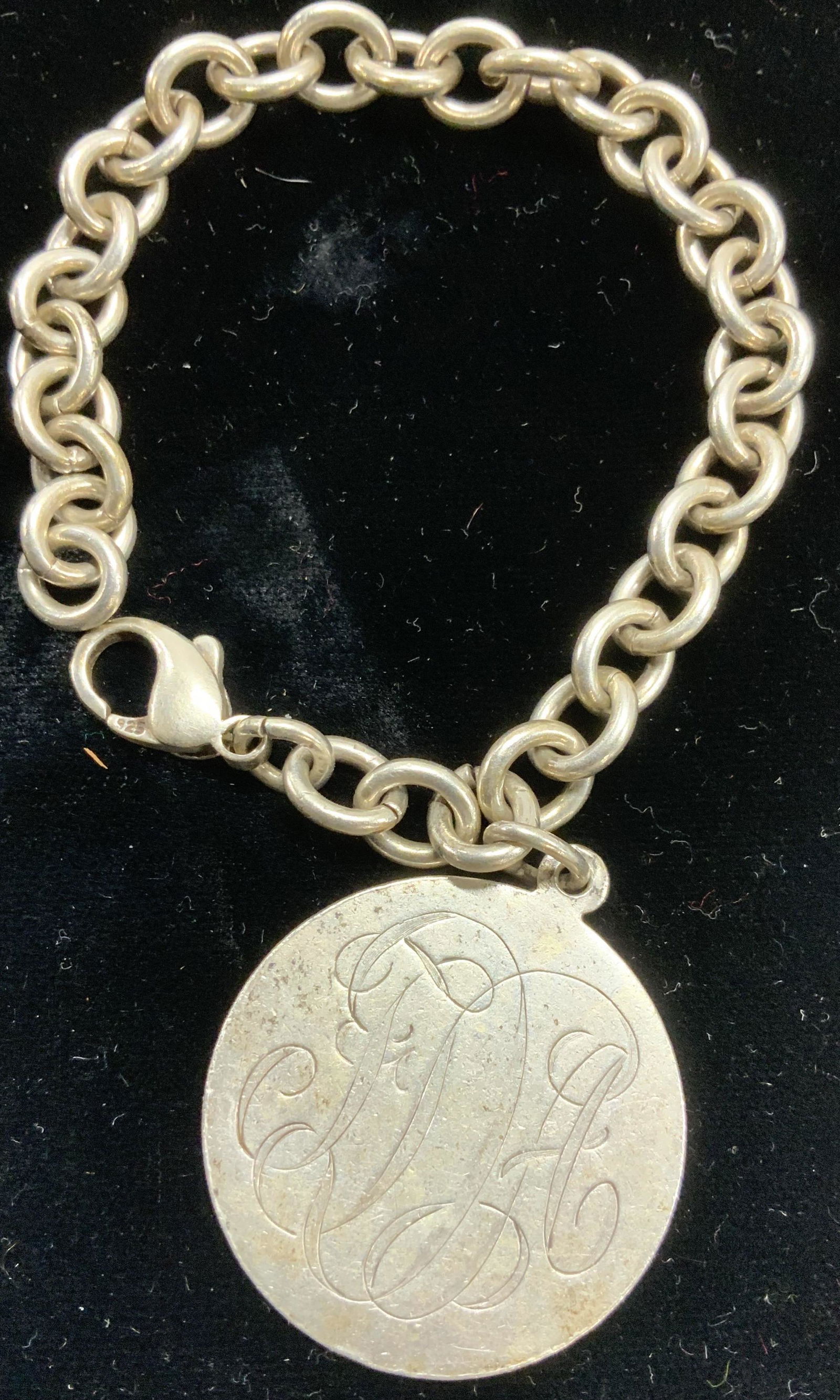 Sterling Silver Oval Link Bracelet w Charm (1 of 6)
