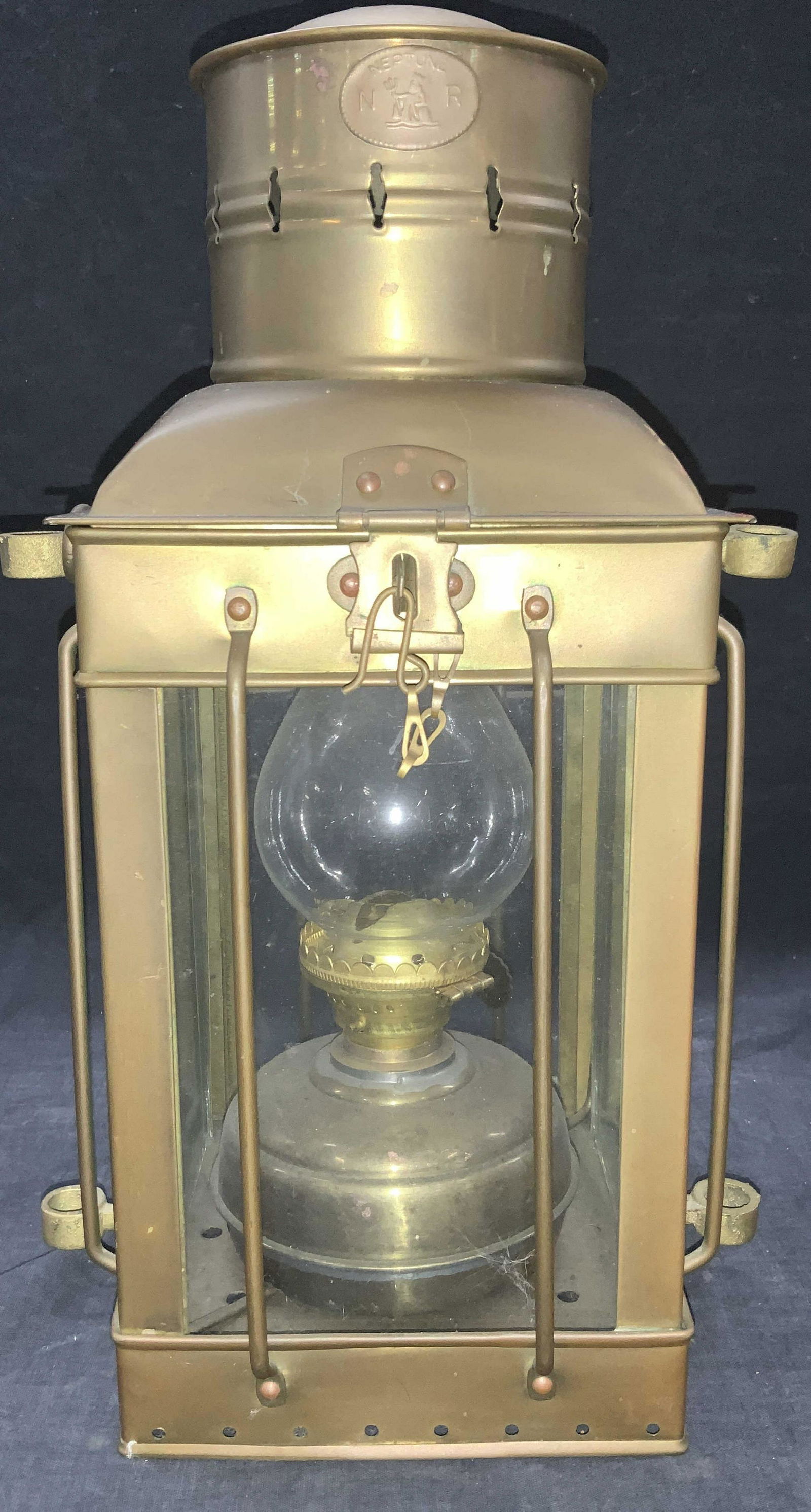 CTC Neptune Brass & Copper Oil Lamp (1 of 9)