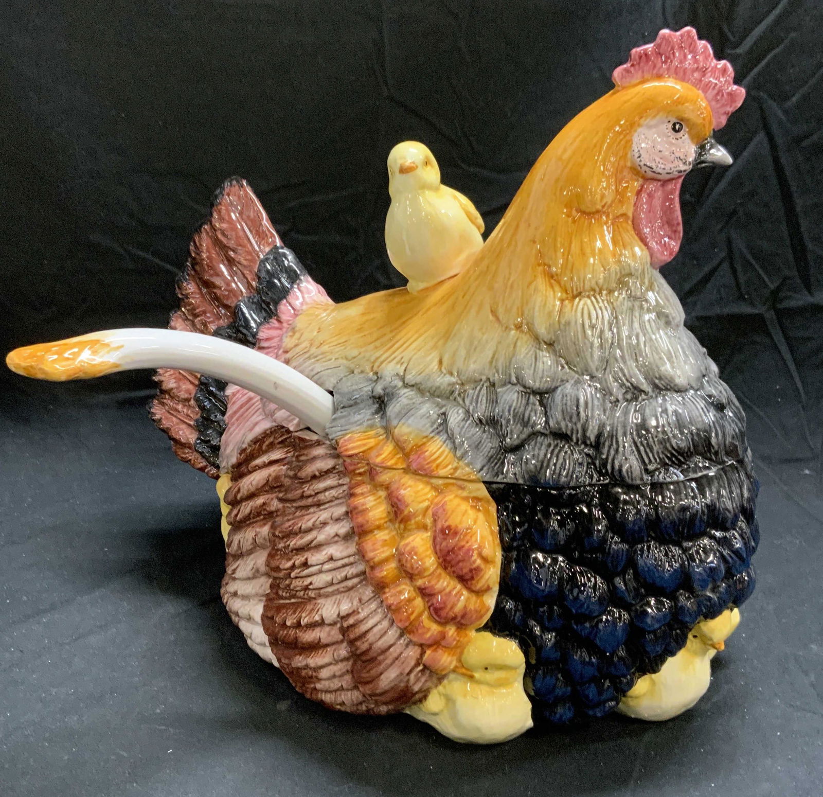 Vintage Ceramic Majolica Hen & Chick Tureen, Italy (1 of 9)