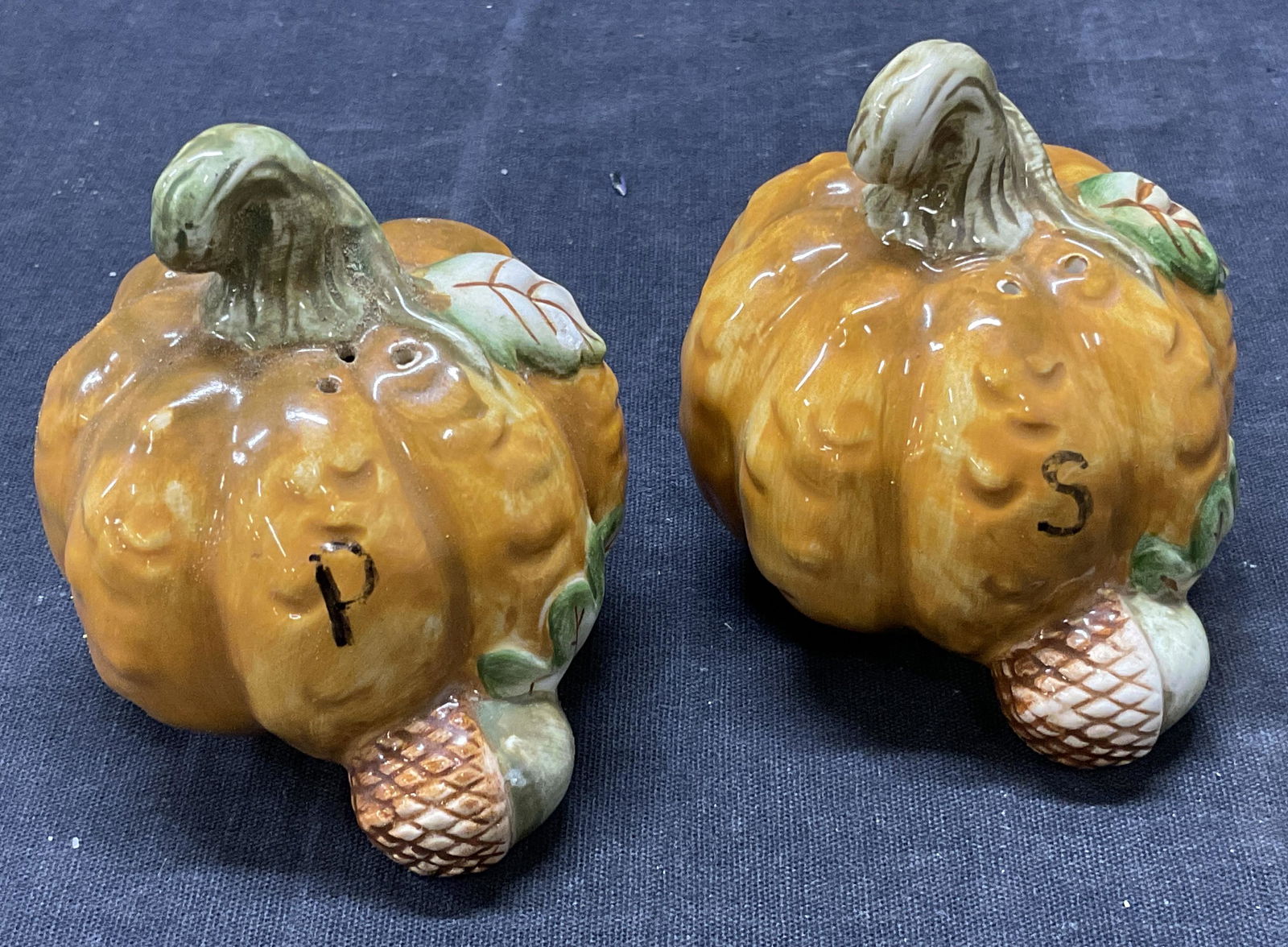 Pair Pumpkin Salt & Pepper Shakers (1 of 6)