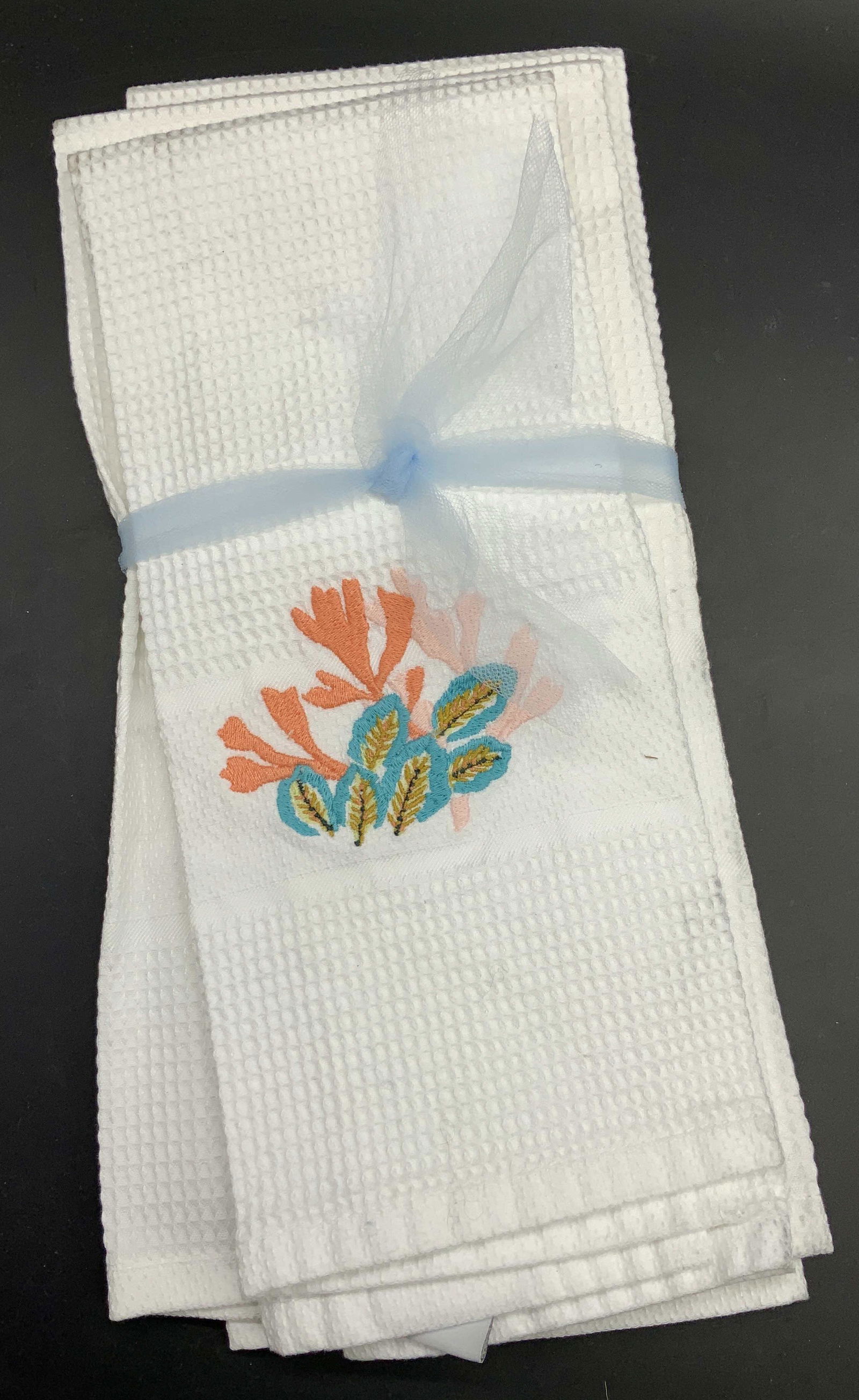Set 3 YVES DELORME Waffle Cotton Hand Towels, NWOT (1 of 7)