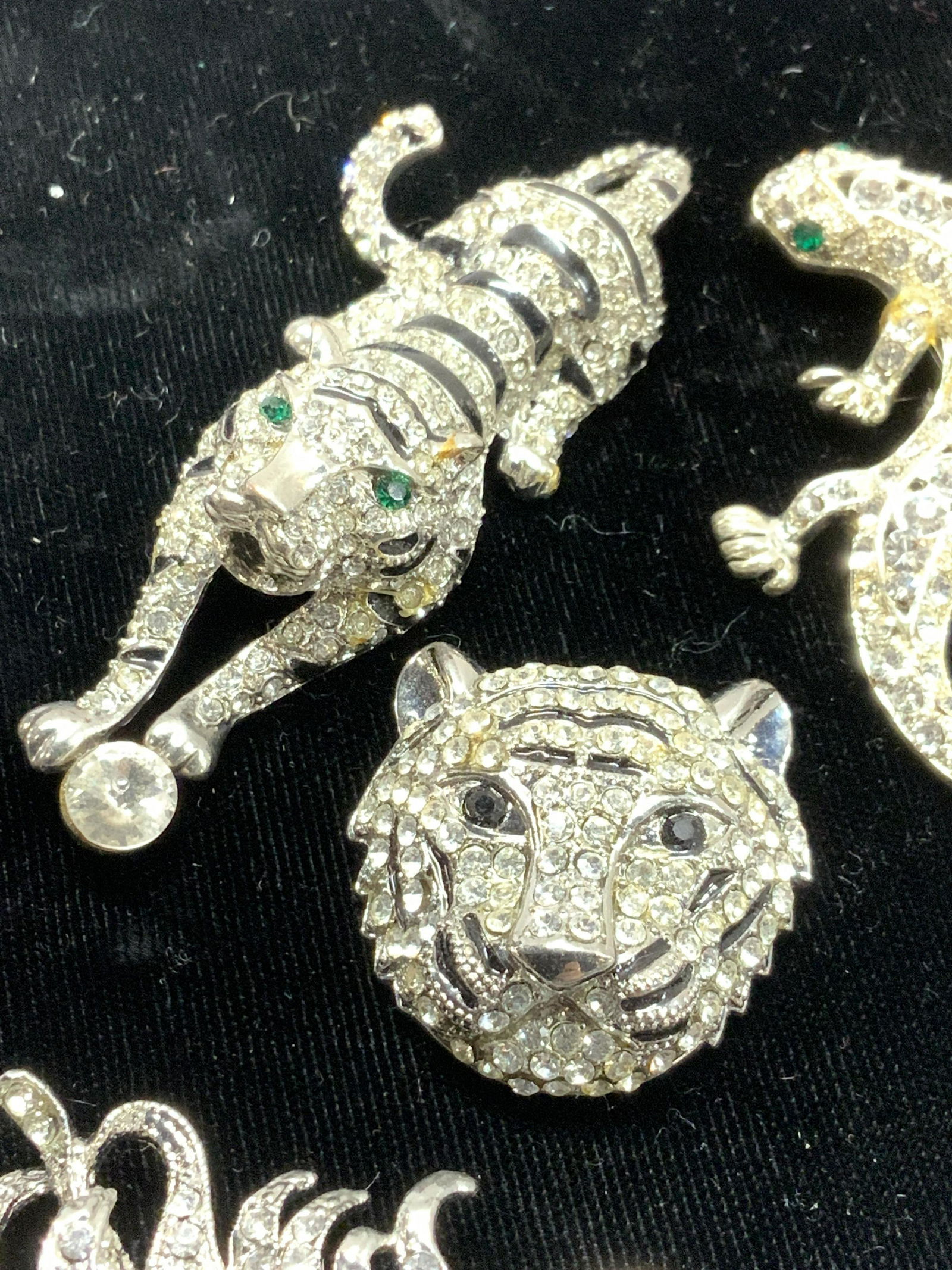 4 Vtg Crystal Brooches/ Accessories, Tiger Lizard (1 of 6)