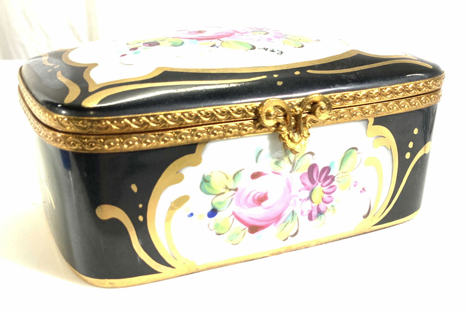 Limoges France Vtg Hand Painted Trinket Box (1 of 9)