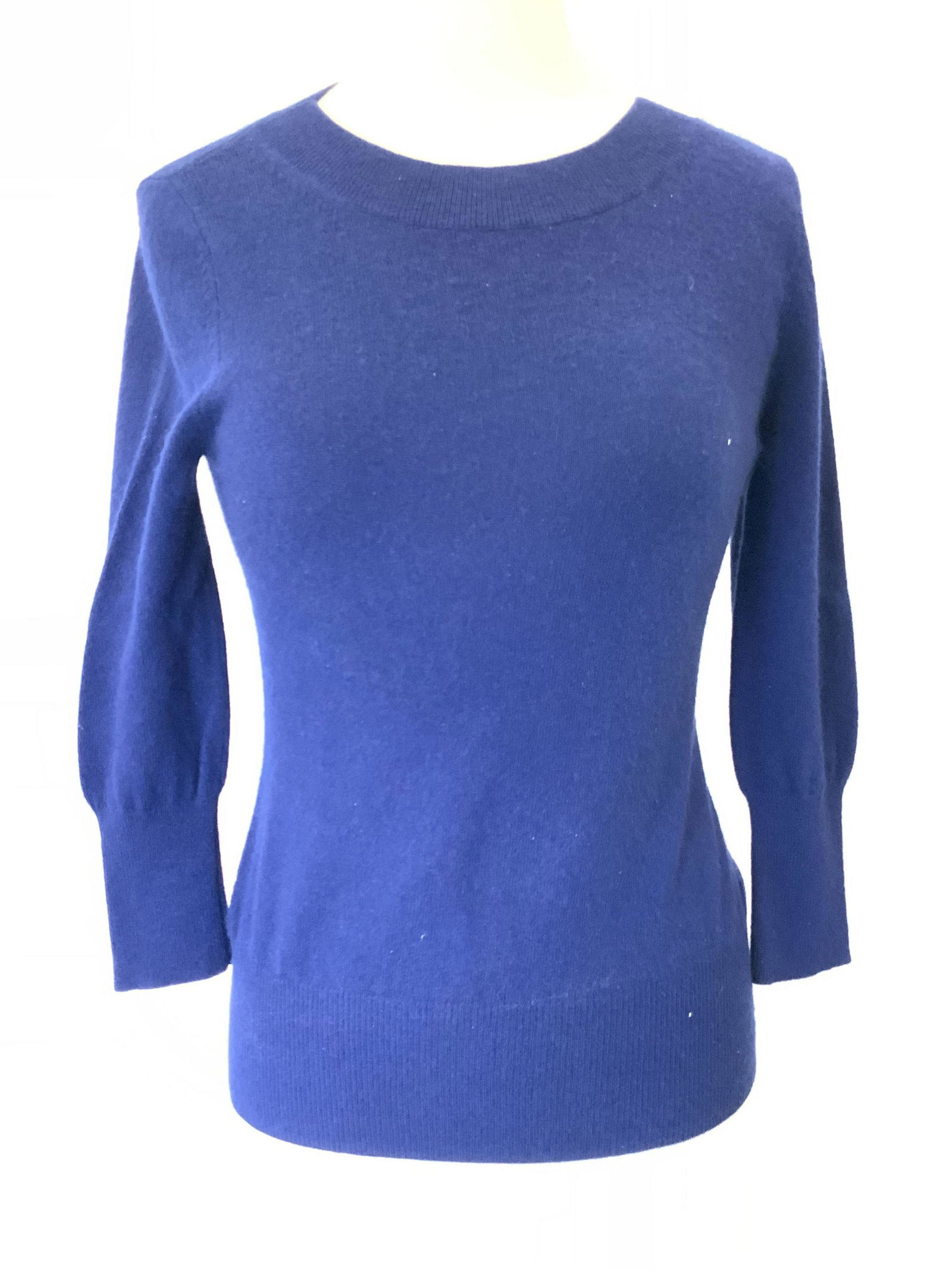 NEIMAN MARCUS Size Medium Cashmere Sweater (1 of 7)