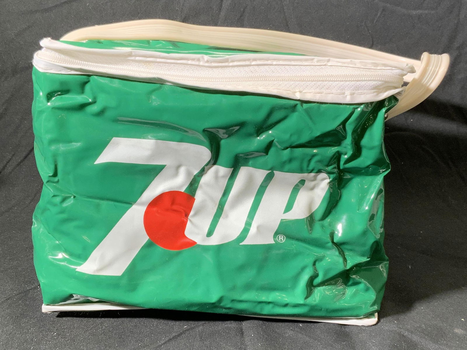 Vintage 7 UP Lunchbox Drink Cooler: Vintage 7 Up lunchbox drink cooler. Measures approx. 8.5 x 6 x 7 inches. Some wear to surface consistent with exposure. 7 up, soft drink, soda, drink cooler, lunchbox, novelties, vintage advertising,