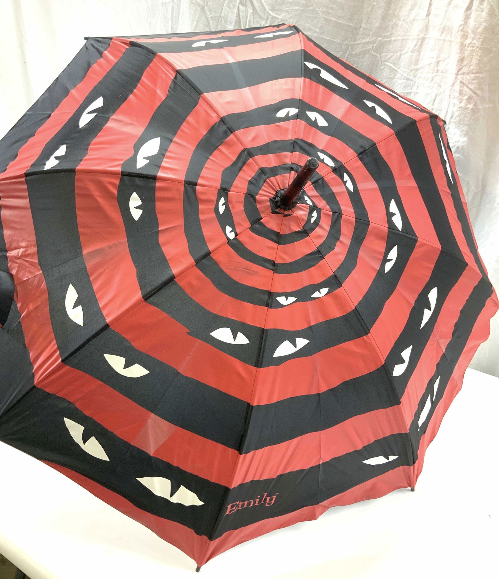 EMILY The Strange Pop Culture  J Handle Umbrella (1 of 8)