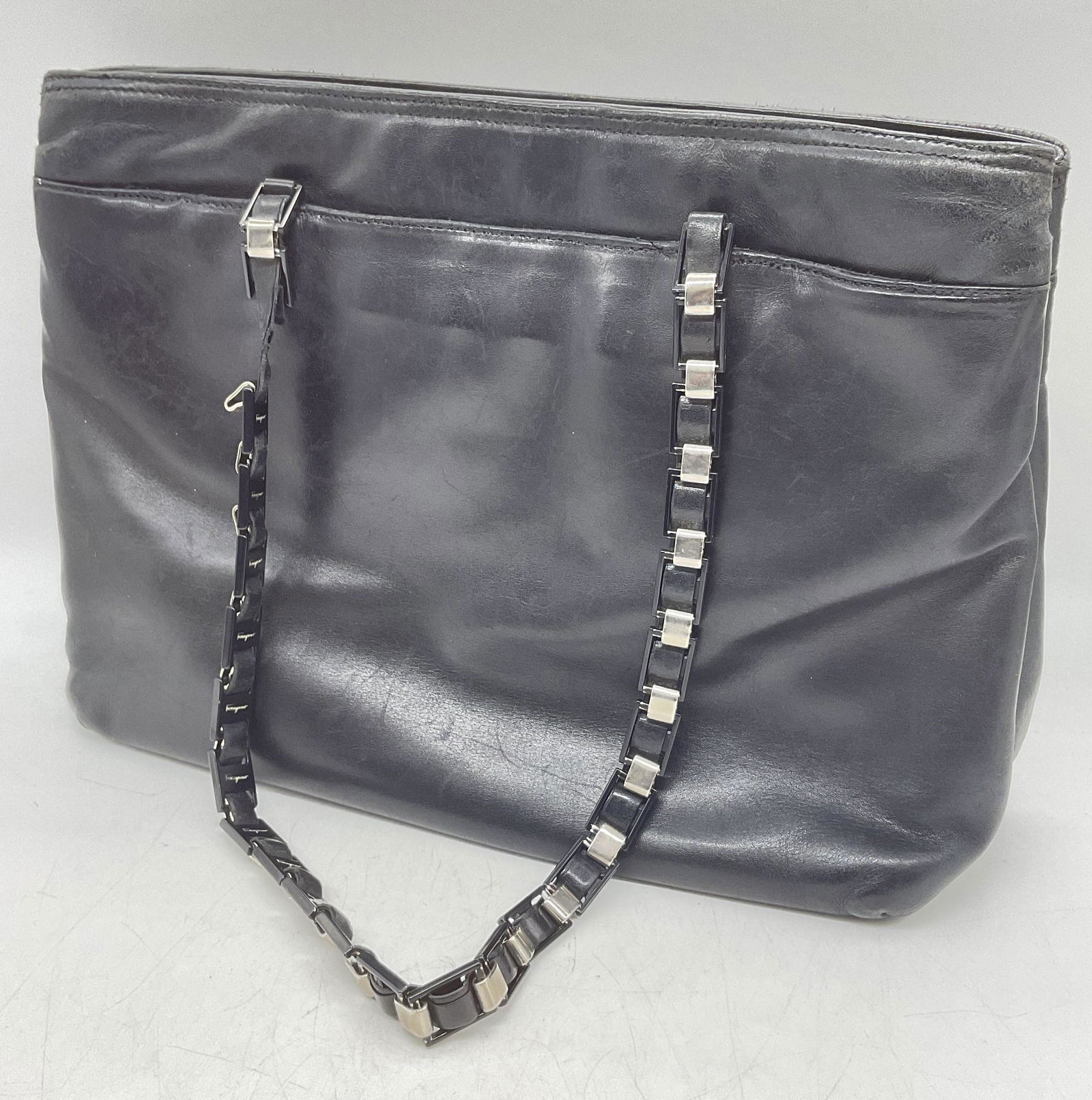 Salvatore FERRAGAMO Leather Black Hand Bag, ITALY (1 of 8)