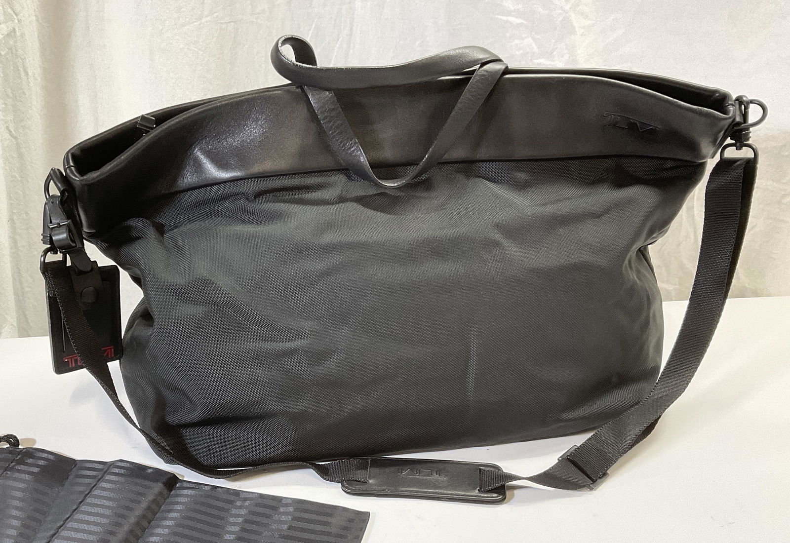 TUMI Athletic Style Travel Bag (1 of 8)