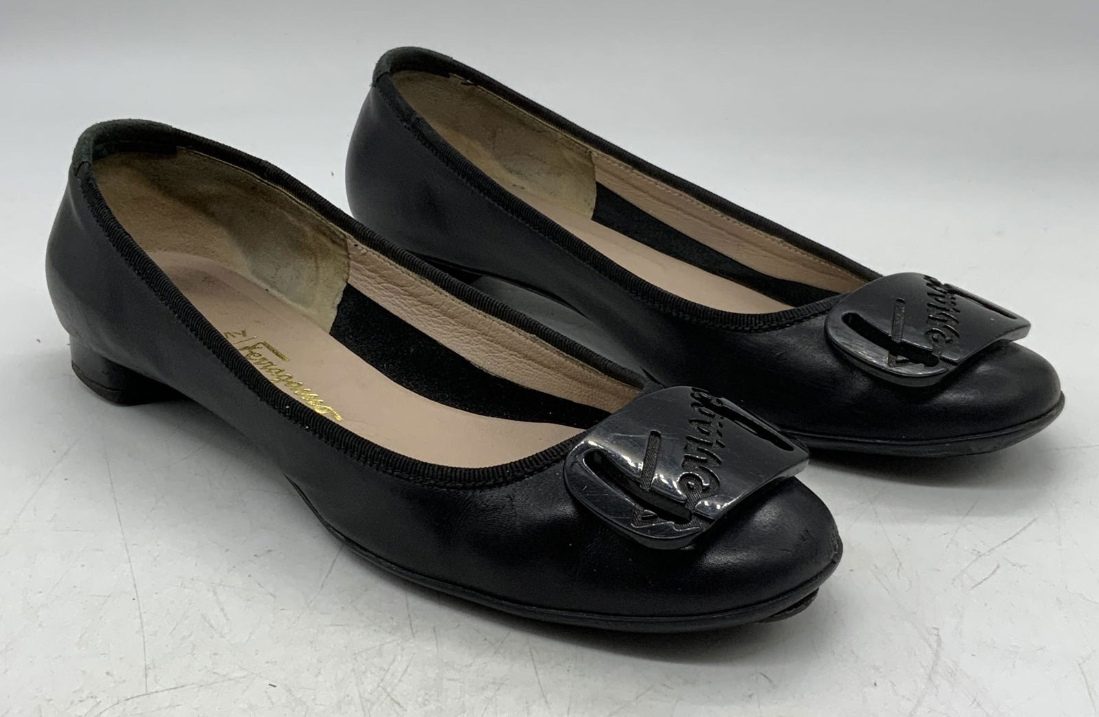 FERRAGAMO Black Leather Low Heels (1 of 6)