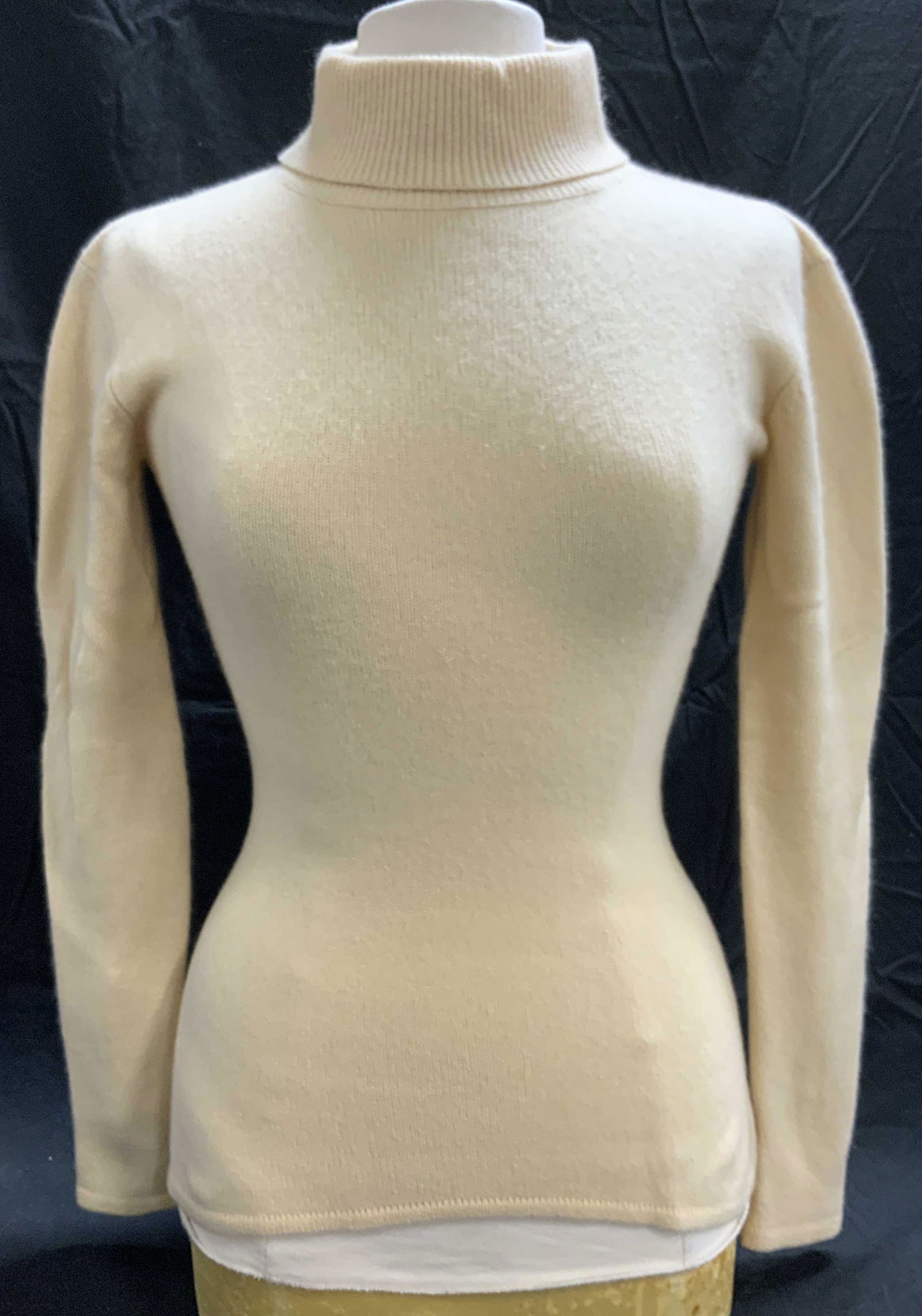 CALVIN KLEIN Cream Cashmere Turtleneck (1 of 6)