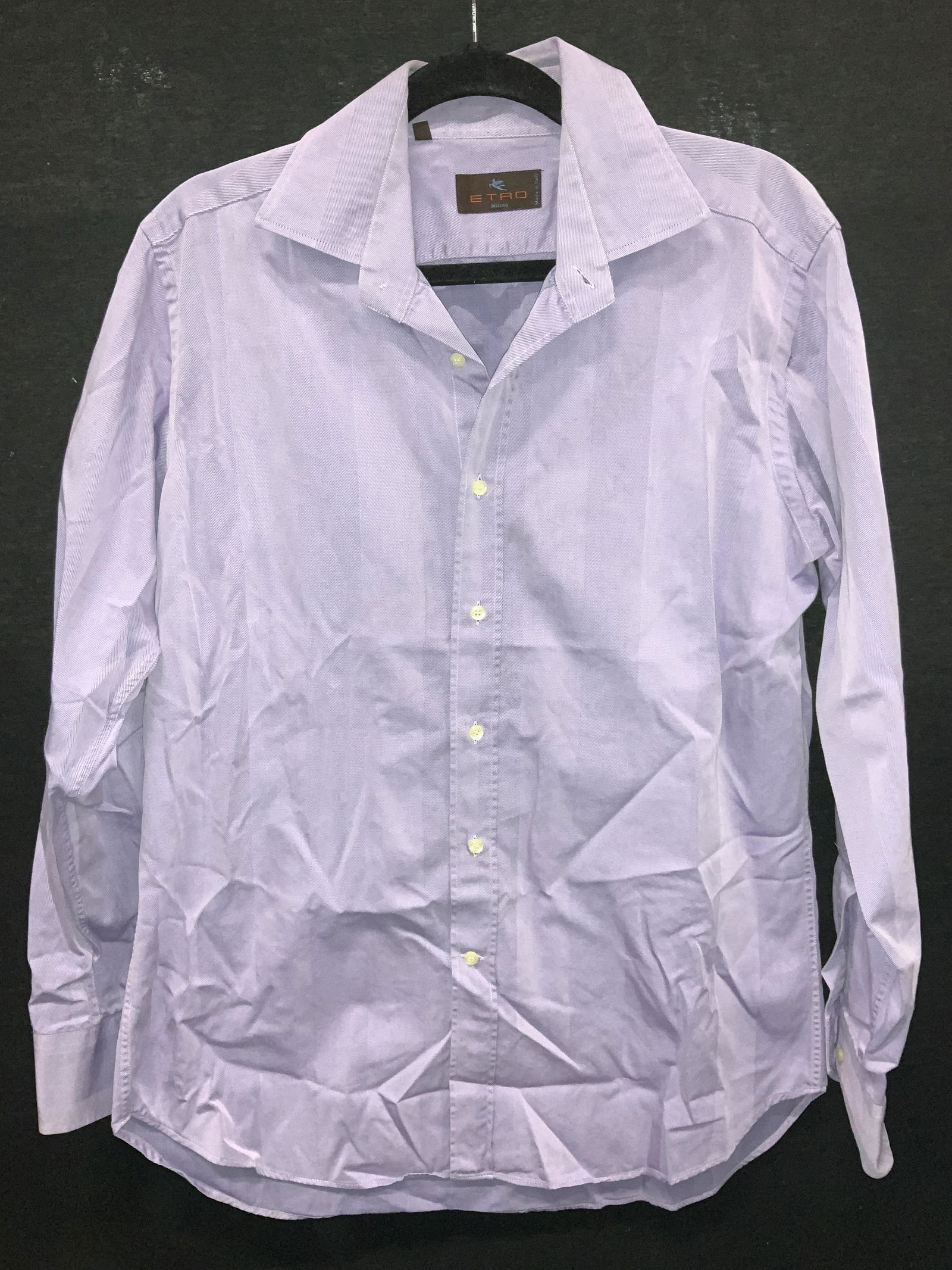 ETRO COTTON LAVENDER SHIRT, ITALY: Like new Vintage ETRO Cotton Button down shirt, mens Size 40. 42 in. waist. Chevron thin stripe pattern in lavender. Made in Italy. Mens Shirt, Luxury menswear, ETRO Milano Cotton shirt, made in Italy