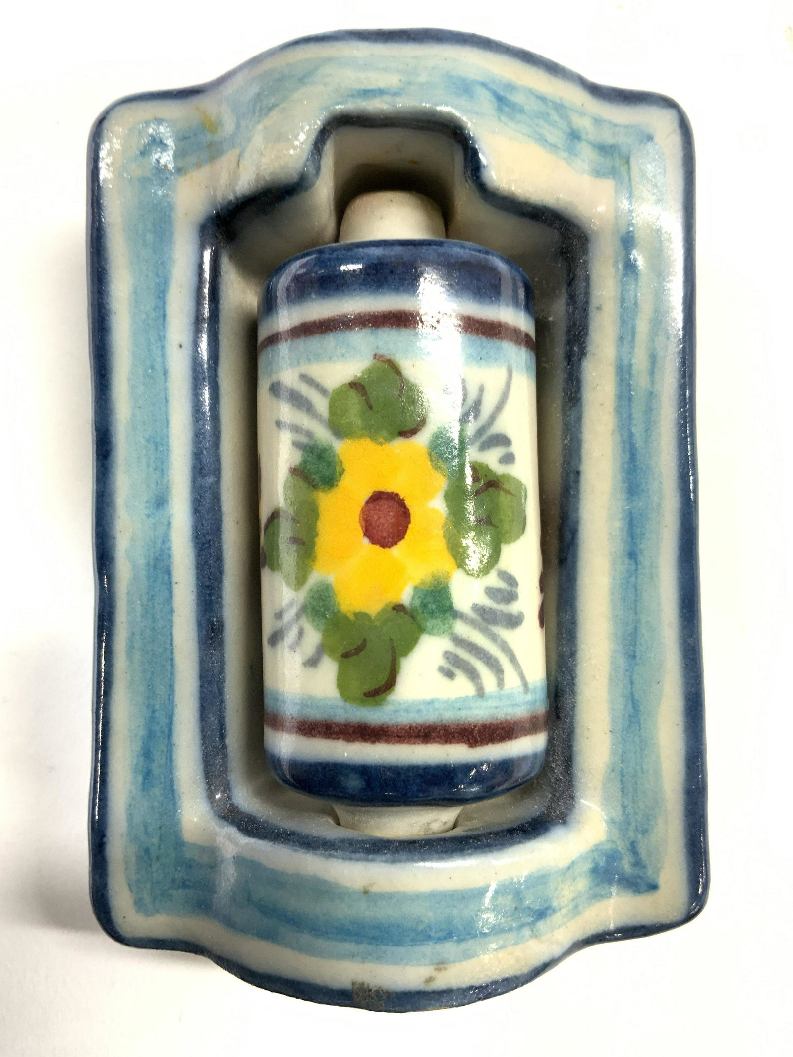 FCA SANTANNA PORTUGAL Porcelain Dec Accessory: Piece is signed FCA SANTANNA LISBOA PORTUGAL CASAFINA 1980 OJ. Appears to be porcelain possibly ceramic. Possibly hand painted with floral and leaf detail. Measures approx 4.25 inches long 3 inches wi