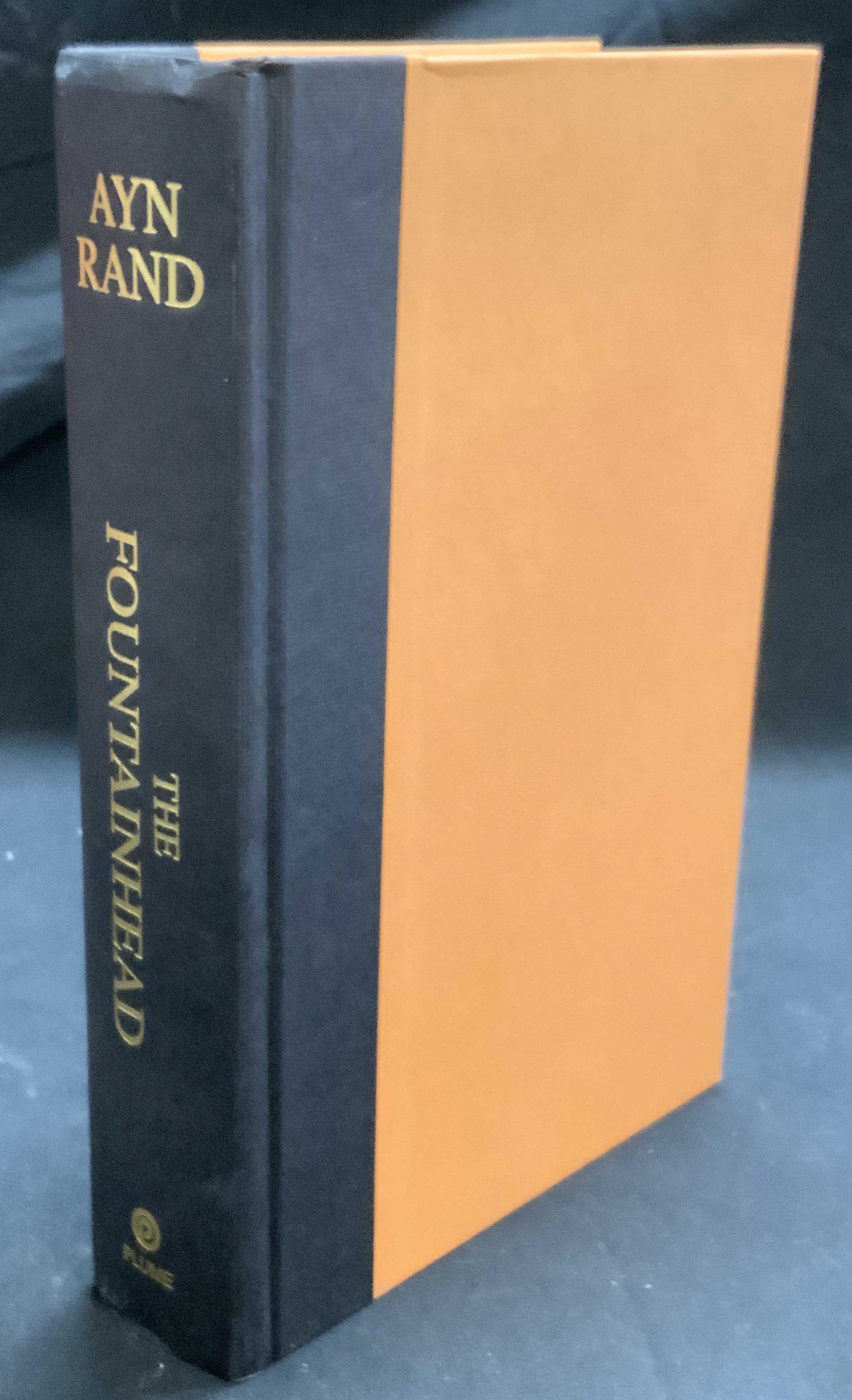 AYN RAND The Fountainhead, Hardcover: Hardcover copy of The Fountainhead by Ayn Rand. Published by New American Library/Plume, 1994. In good condition. Measures approx. 6.25 x 9.25 inches. AYN Rand, the fountainhead, Russian author, class