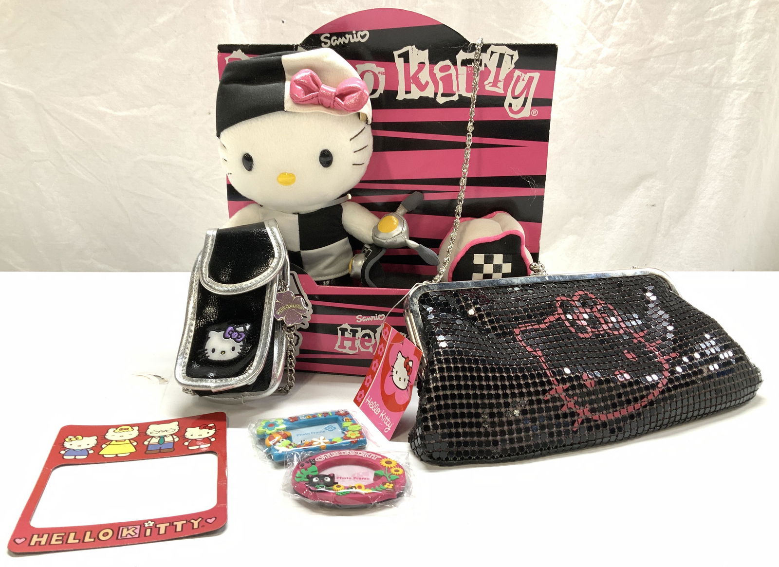 Collectible Hello Kitty Pop Culture Accessories 6 (1 of 9)