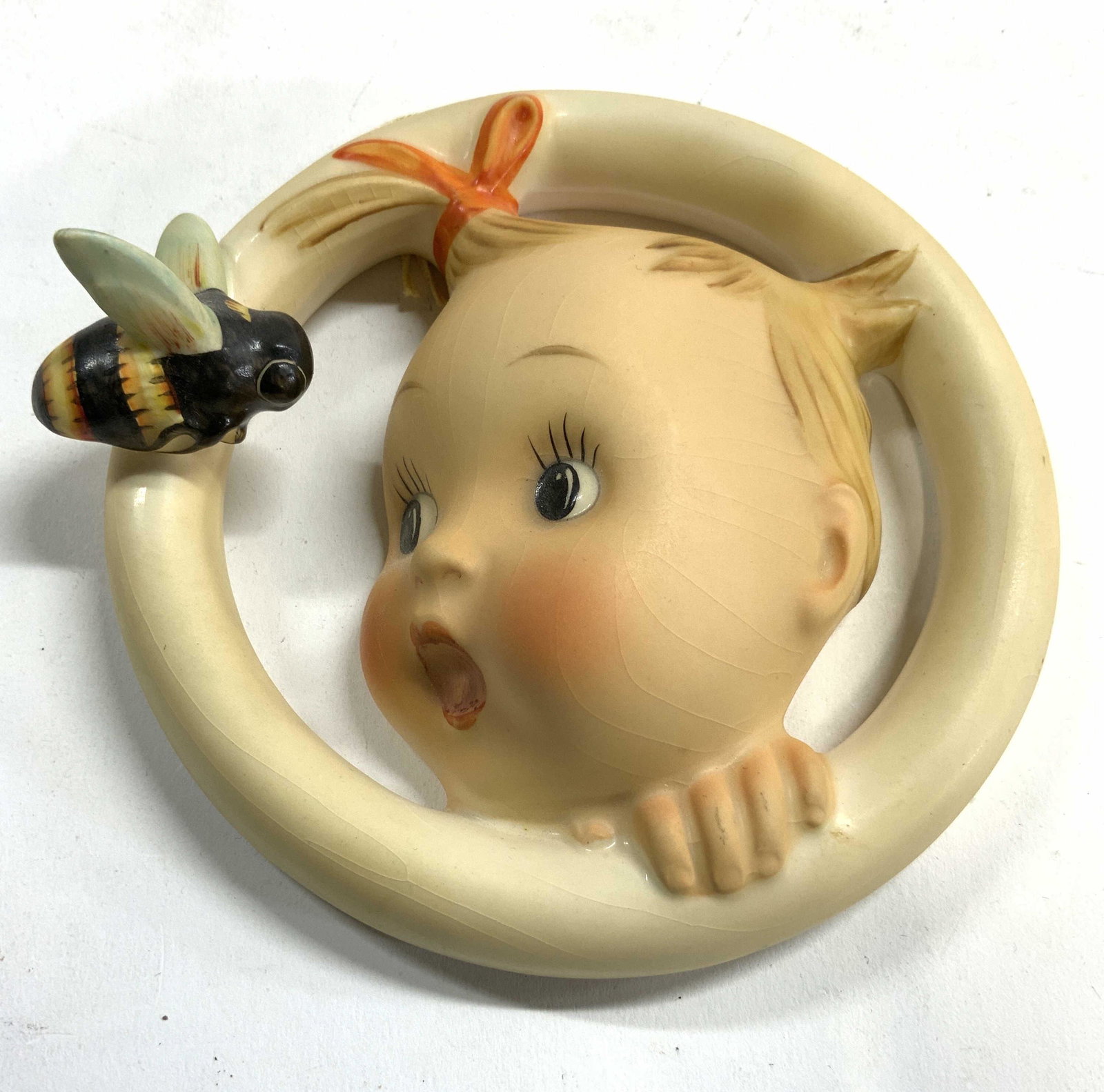 MJ HUMMEL Porcelain Baby Head Wall Hanging (1 of 6)
