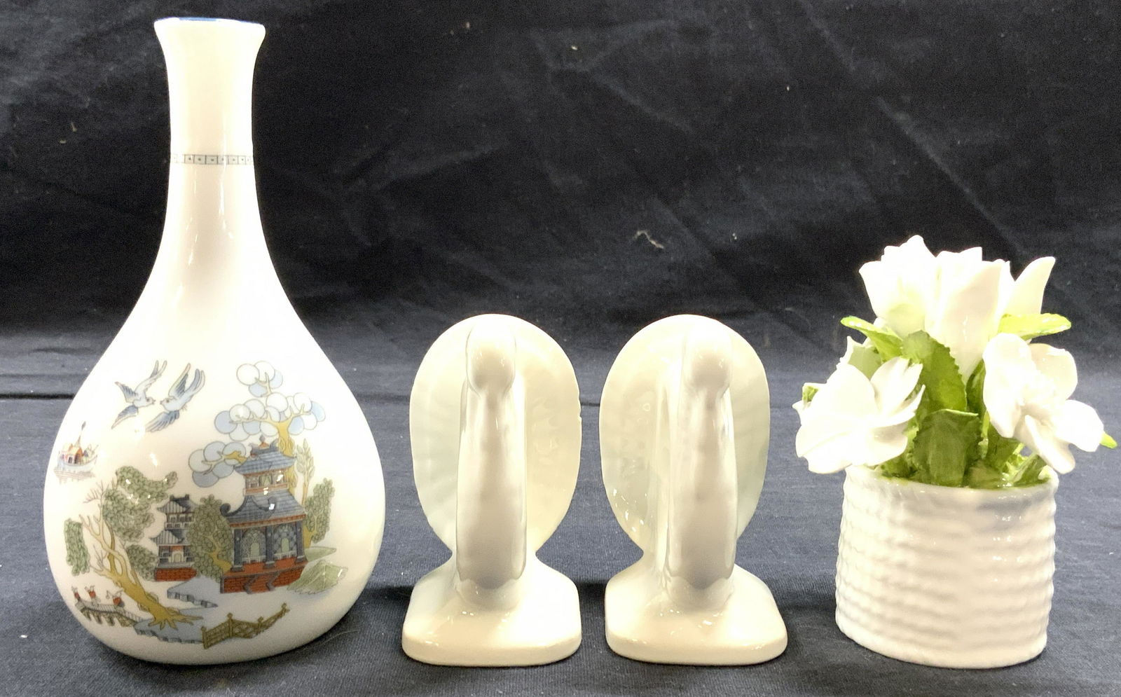 Lot 4 Assorted Porcelain Tabletop (1 of 6)