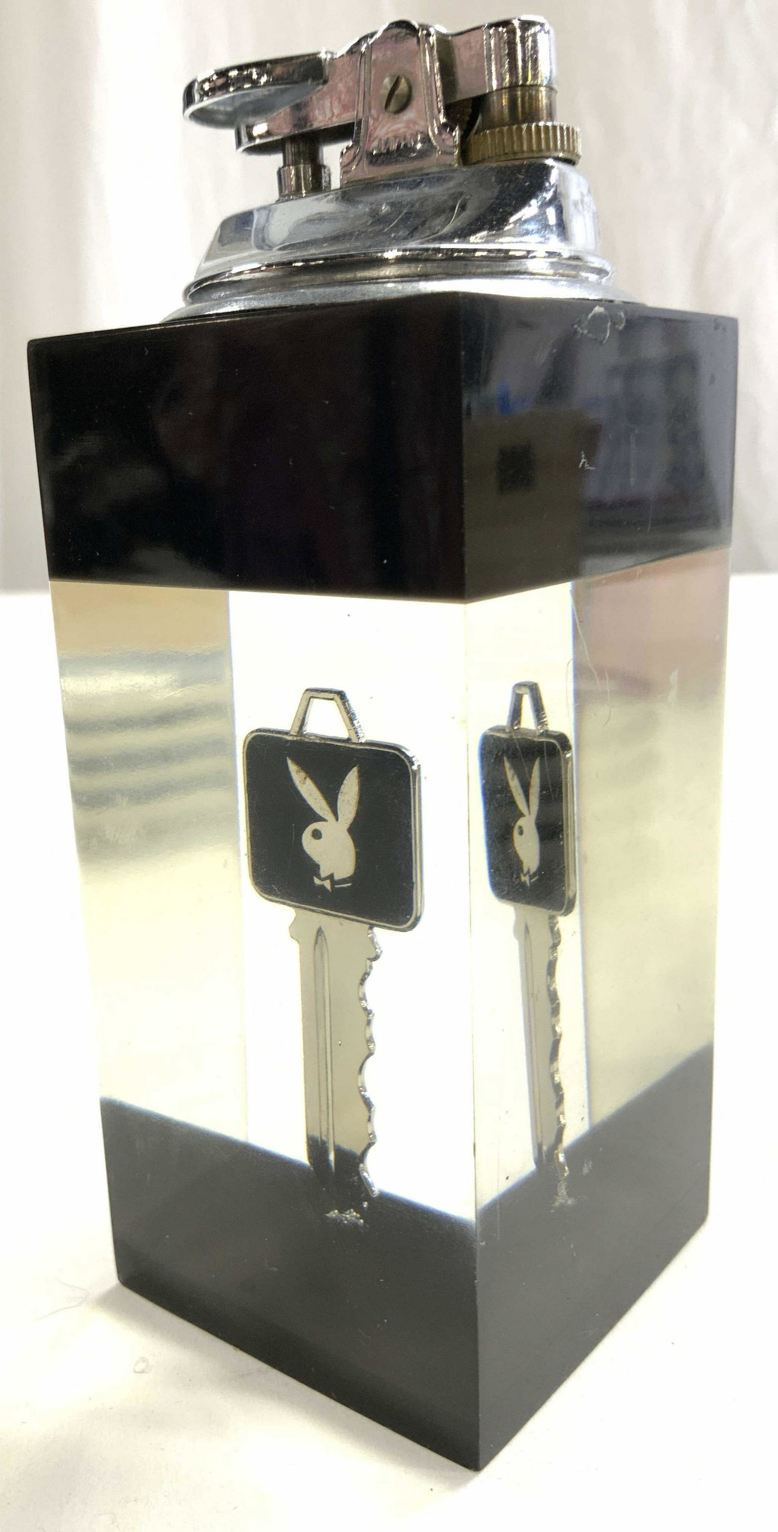 PLAYBOY Lucite Lighter W Key (1 of 6)