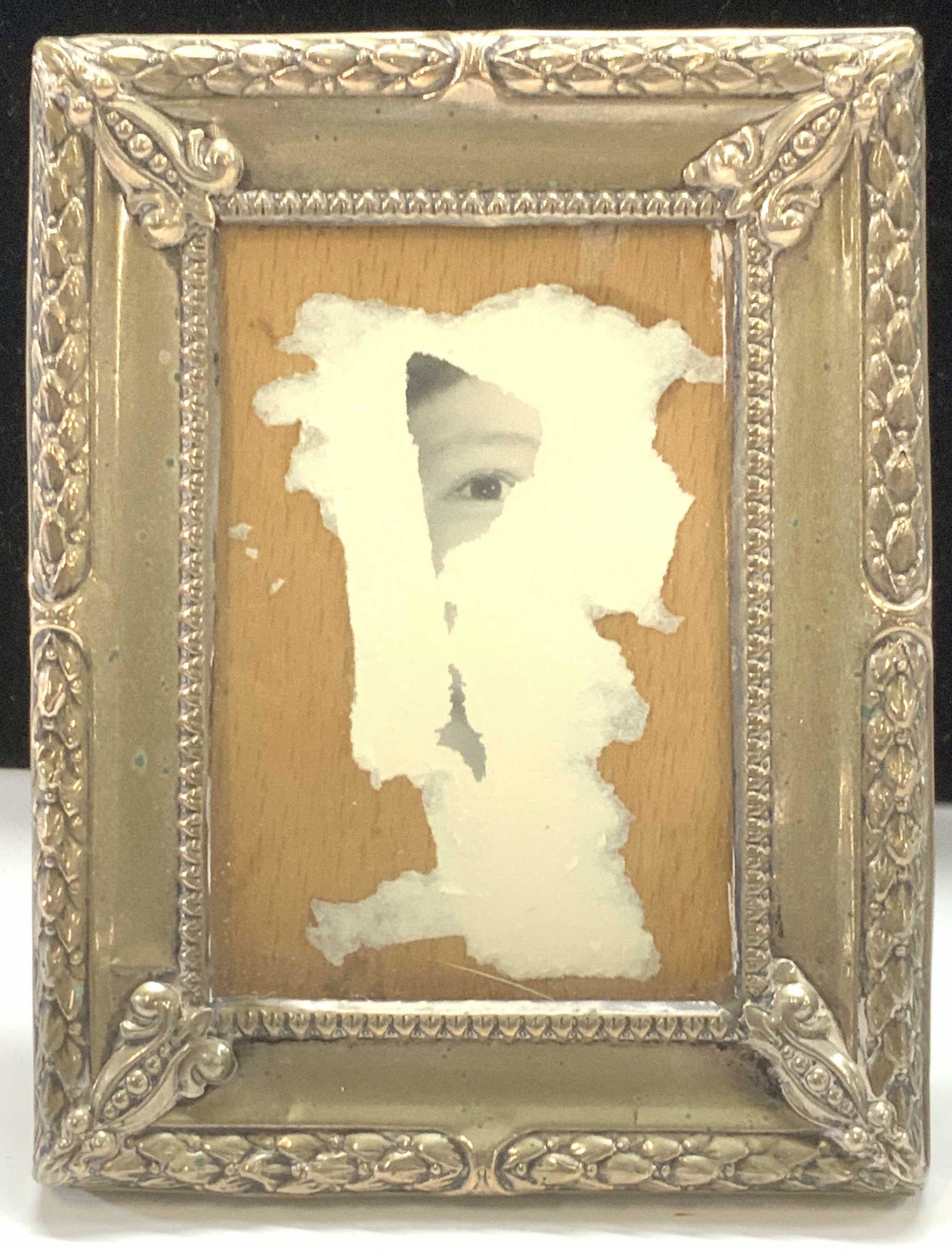 .800 Repousse Silver Easel Back Picture Frame (1 of 7)