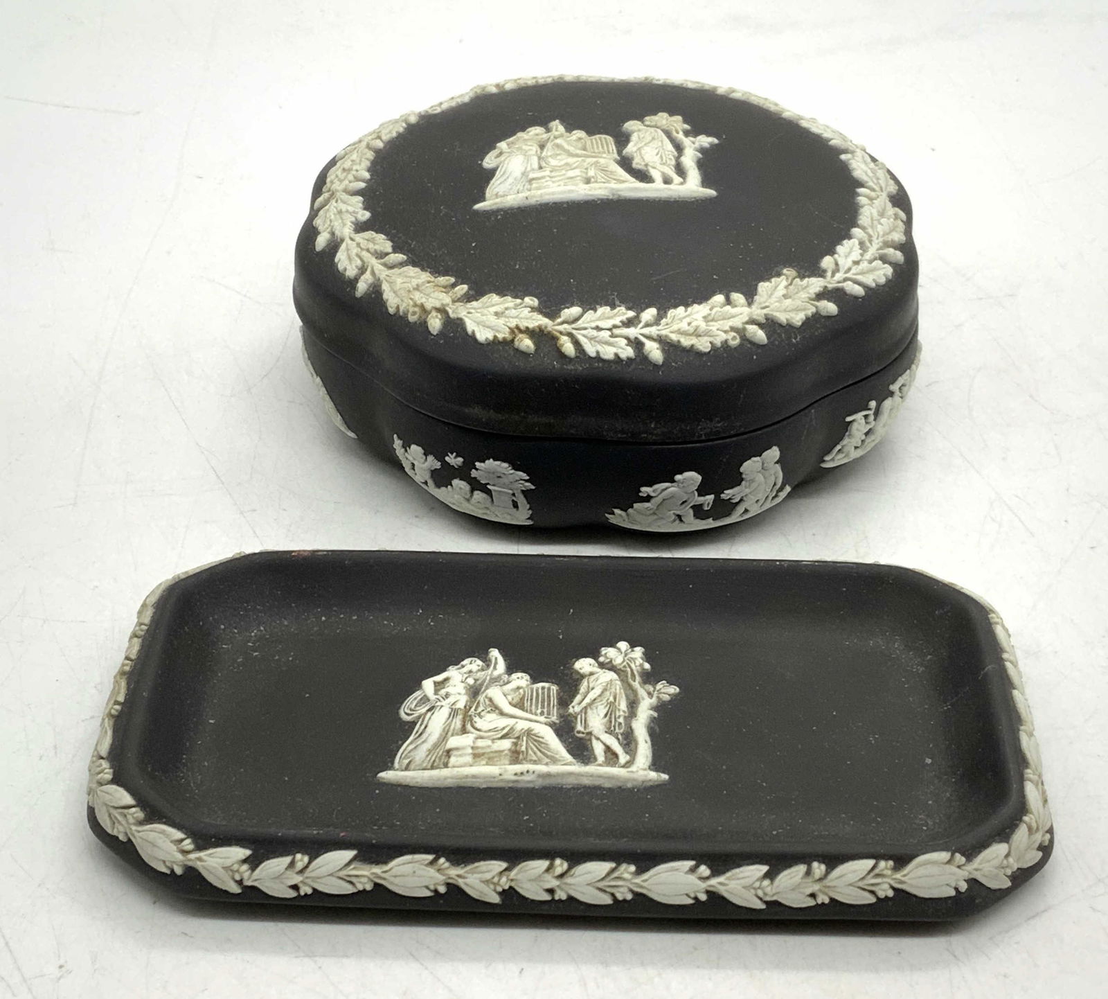 WEDGWOOD Black Basalt Trinket Box & Dish (1 of 8)