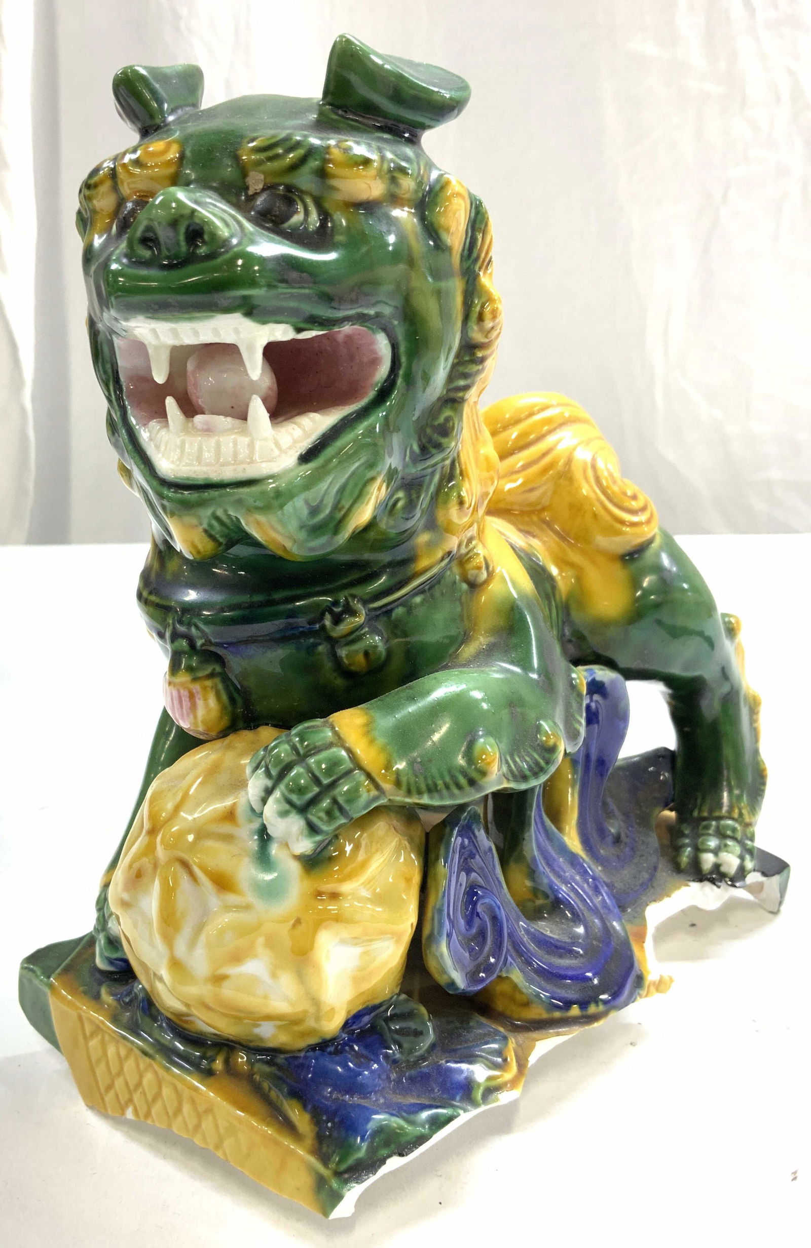 Vintage Asian Porcelain Temple Lion Figure (1 of 8)