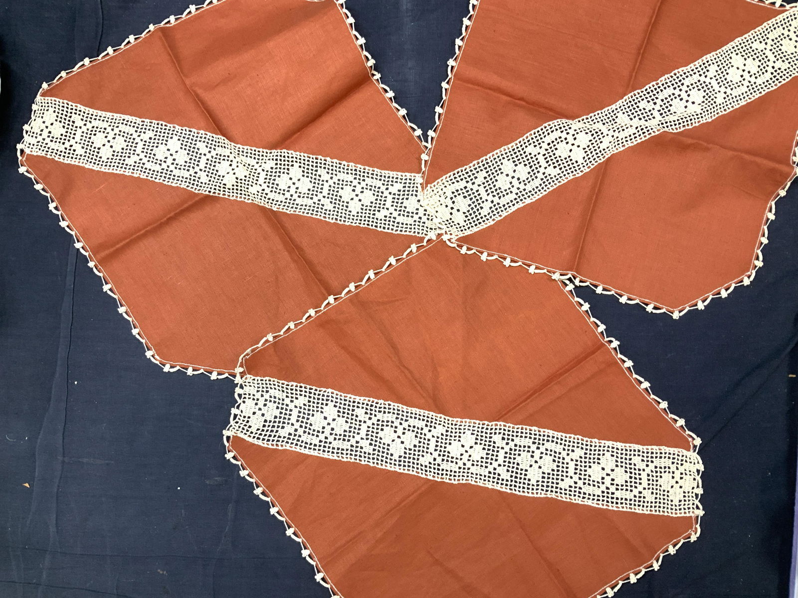 Set 3 Linen and Crochet Table Linens (1 of 6)