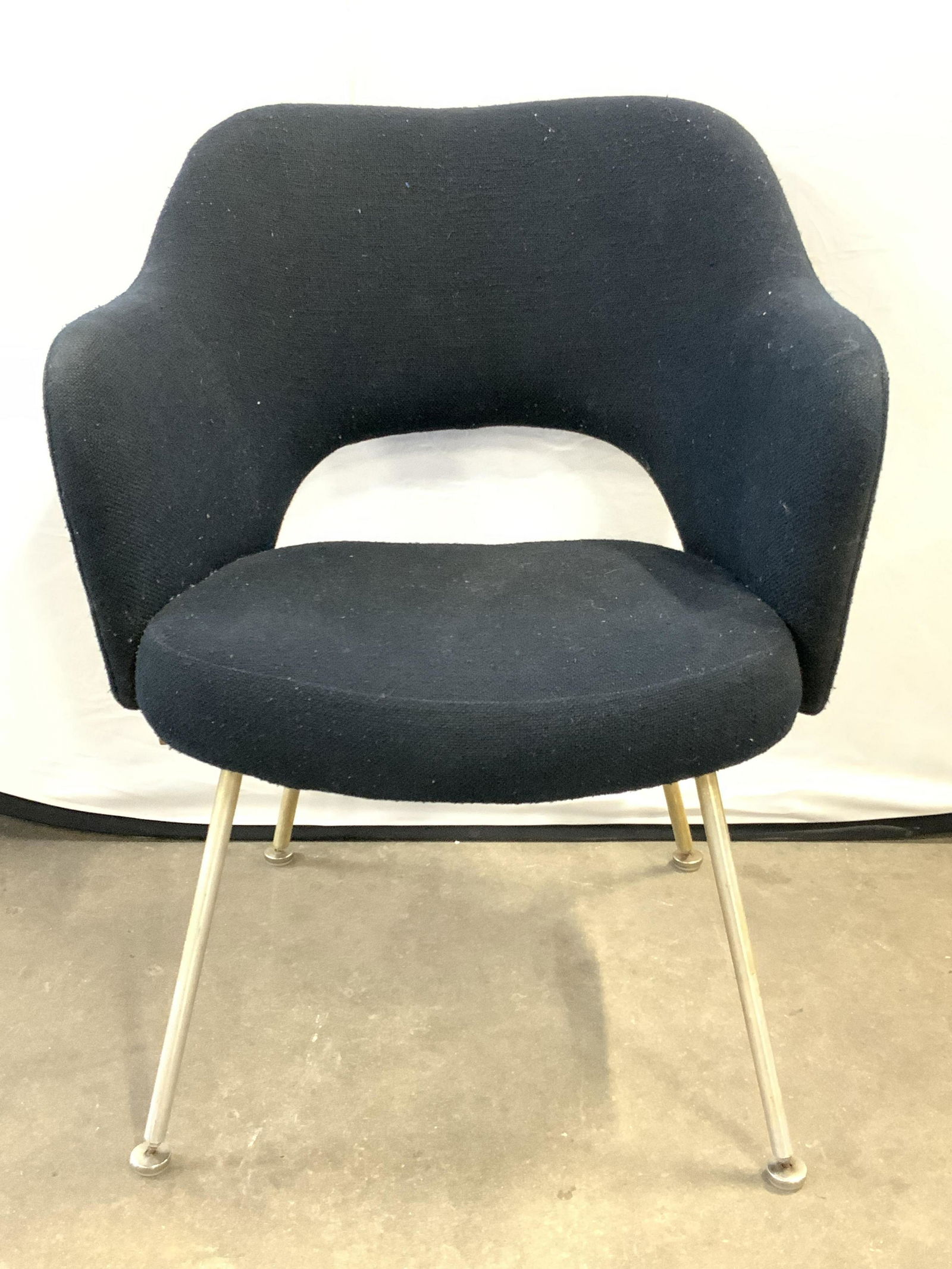 SAARINEN Style Black Executive Arm Chair (1 of 8)