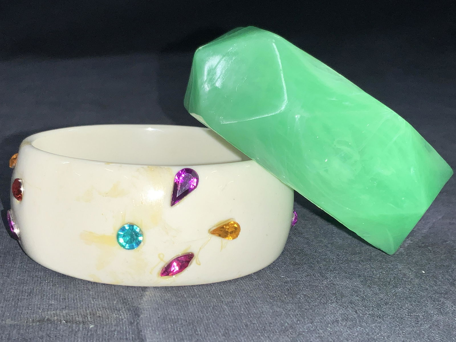 2 Retro Style Chunky Costume Bangles (1 of 7)