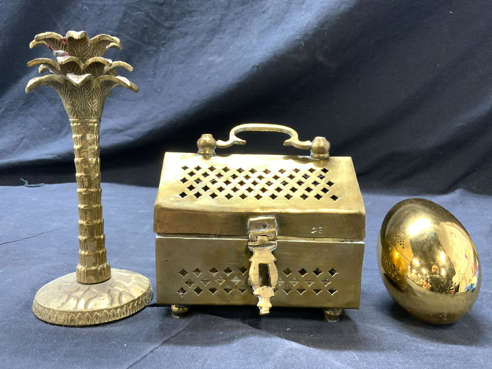 Lot 3 Assorted Brass Tabletop Accessories (1 of 6)
