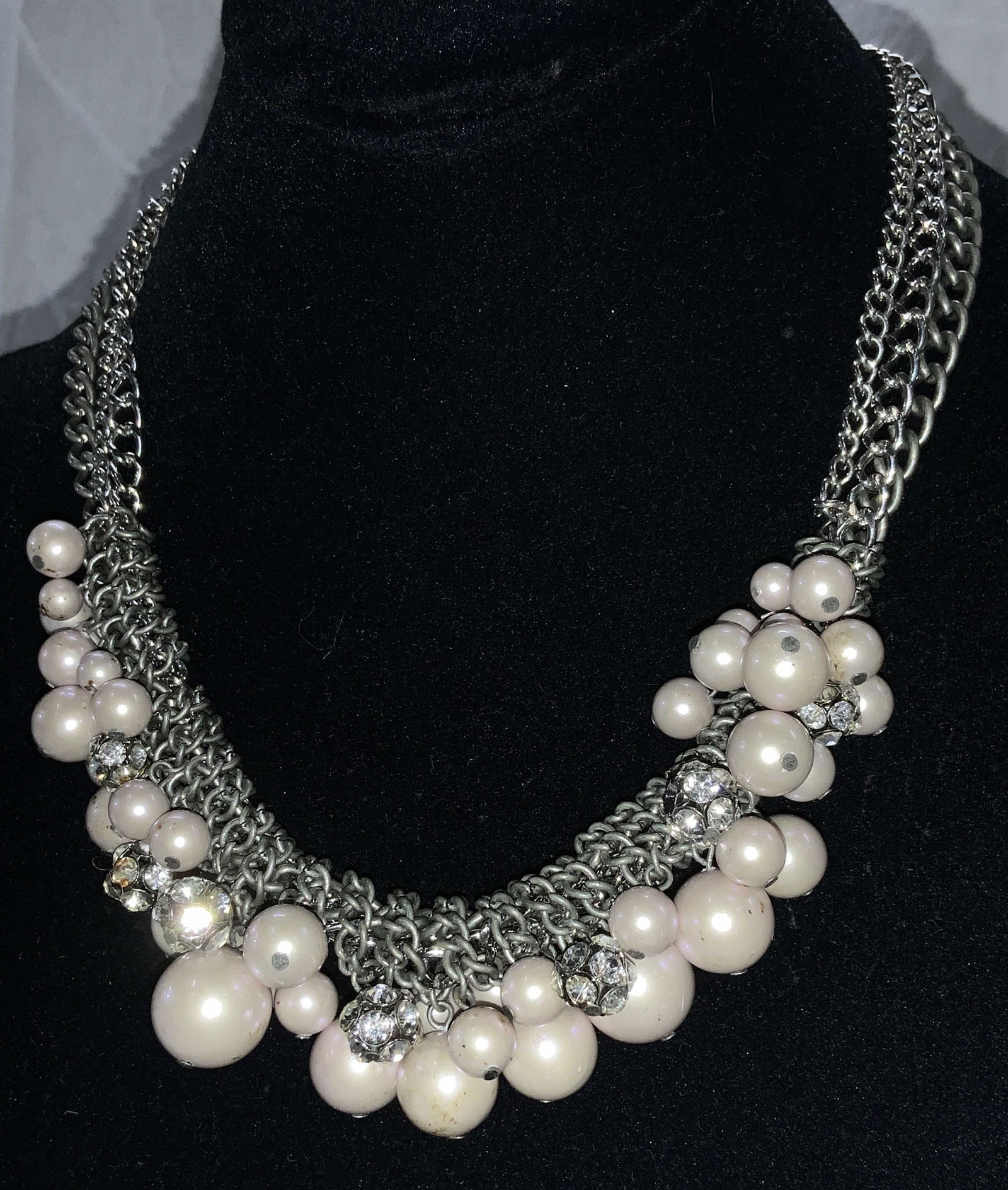 Chunky Faux Pearl Bib Choker Necklace (1 of 6)