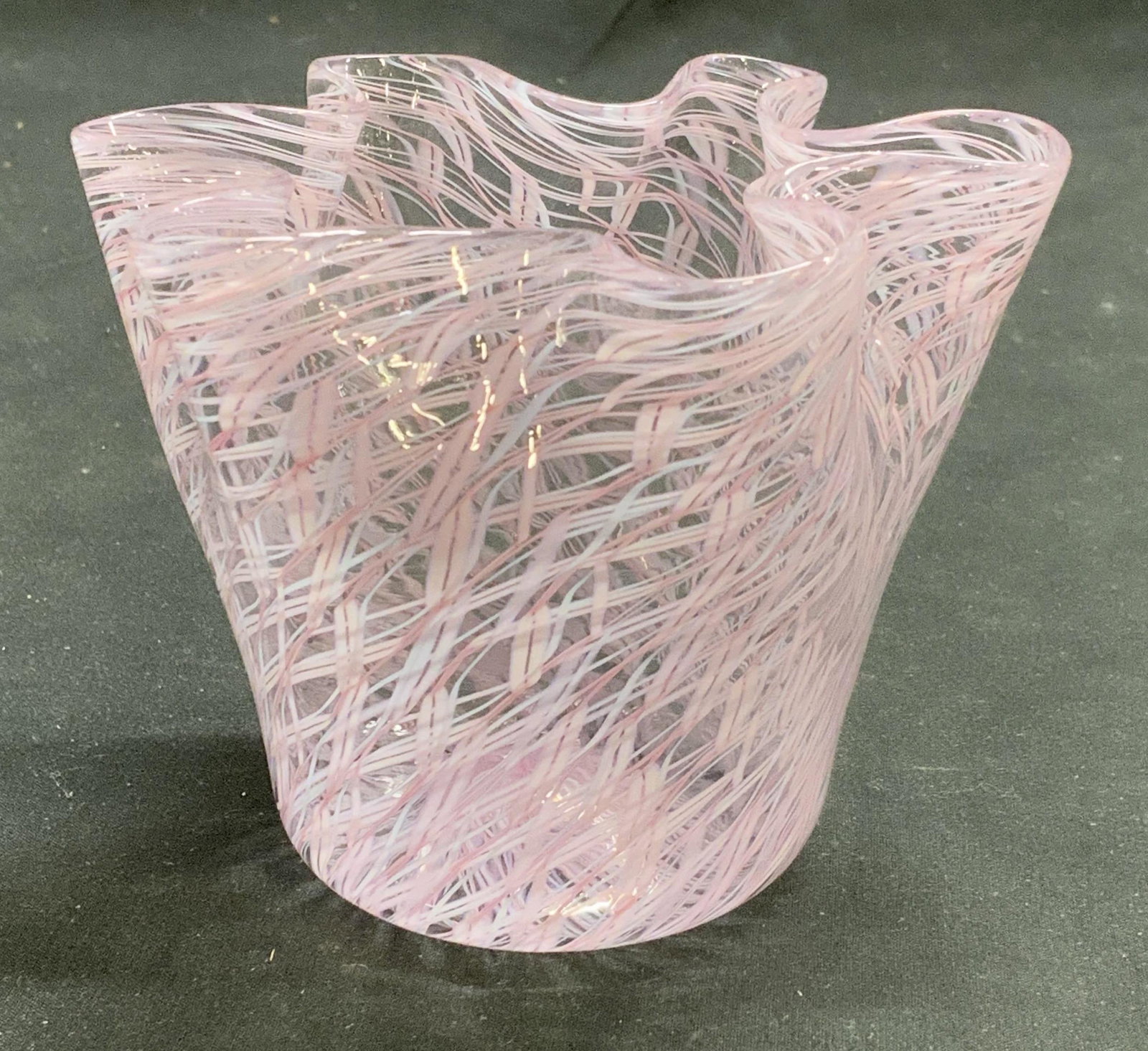 Pink Swirl Art Glass Handkerchief Rim Bowl: Pink swirl Art glass bowl with handkerchief rim. In good condition. Measures approx. 4 inches diameter and 3 inches tall. Art glass, studio glass, handkerchief glass, pink swirl bowl, art glass bowl, 