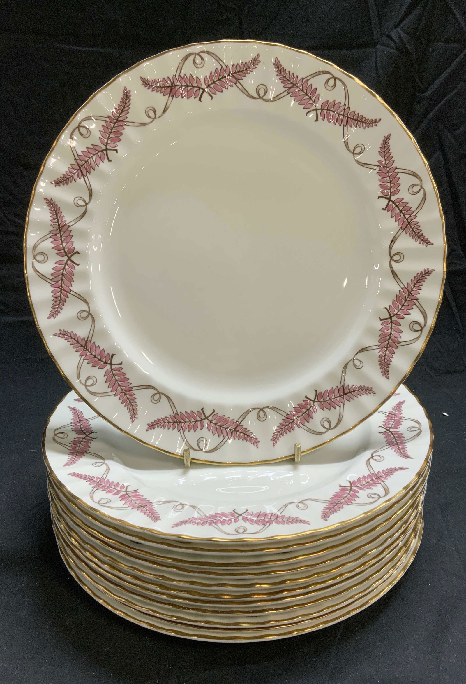 Set 12 ROYAL WORCESTER Ferncroft Porcelain Plates (1 of 7)